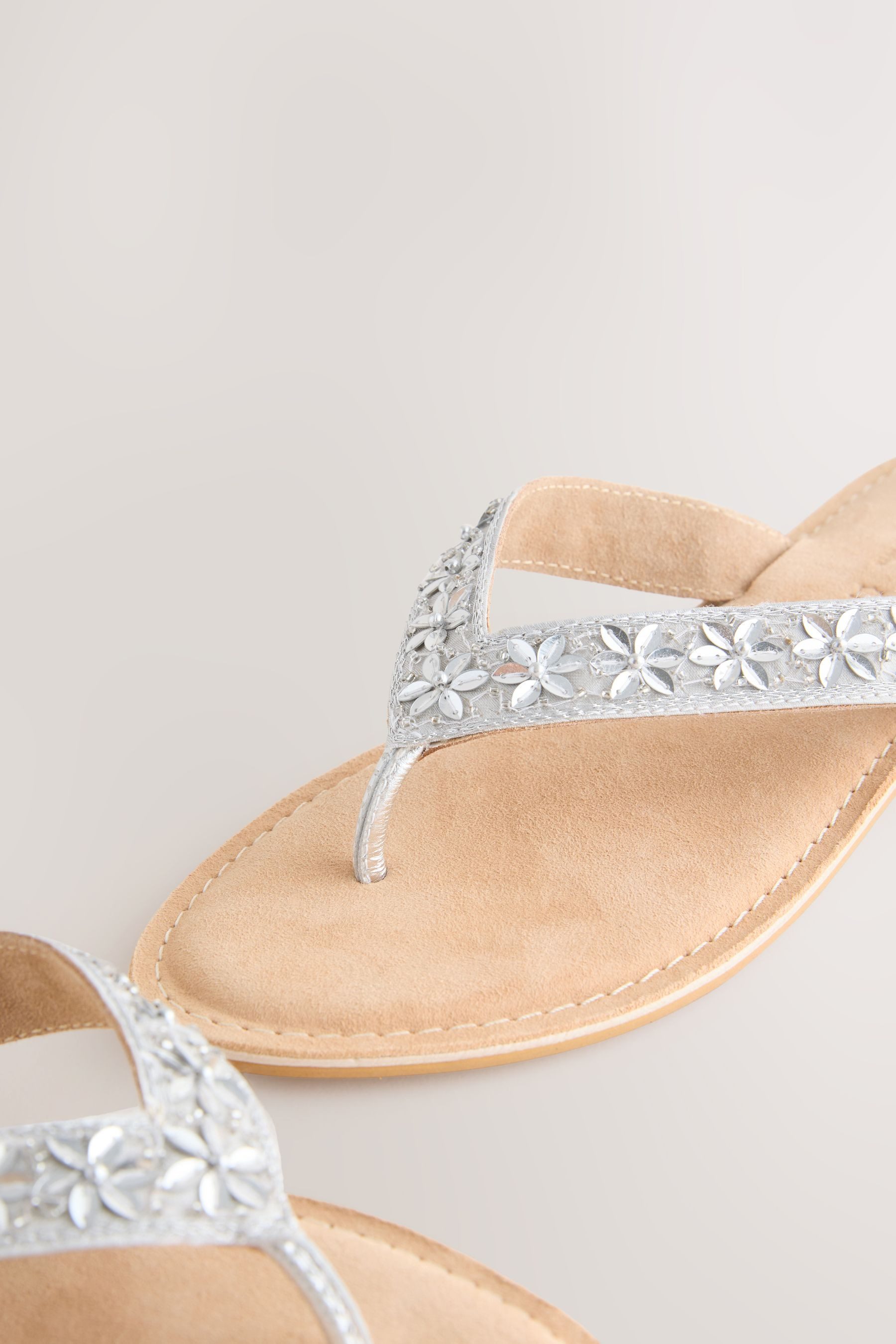 Next Forever Comfort® Zehenriemen-Sandale mit Perlen Sandale (1-tlg)