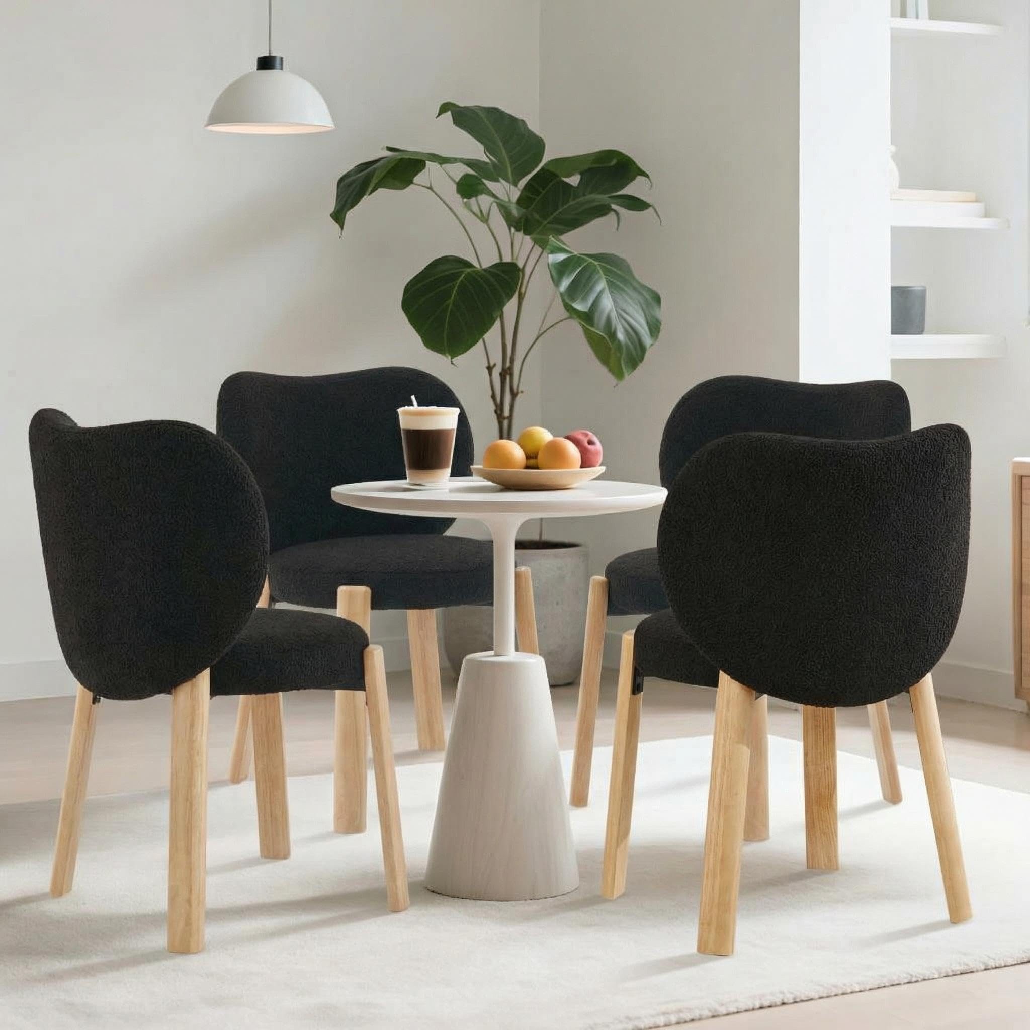 GarveeMore Polsterstuhl Esszimmerstuhl mit Herzform-Rückenlehne & Holzbeine, Beige/Schwarz (4 St), Teddy-/Bouclé-Bezug, Sitzhöhe ca. 46 cm, belastbar bis 136 kg