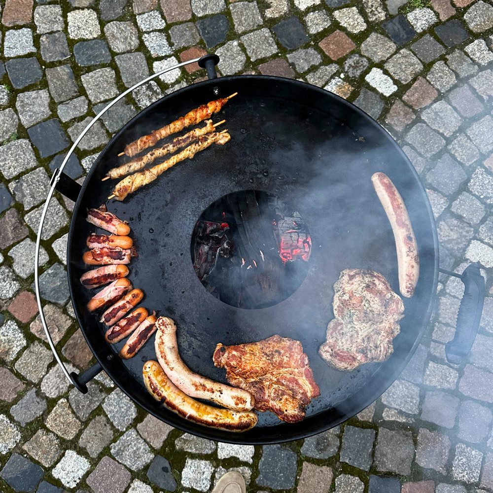 Czaja Grillplatte 57er Feuerplatte - 4mm stark - für alle 57er Kugelgrills, Passend für 57 cm Kugelgrills verschiedener Marken