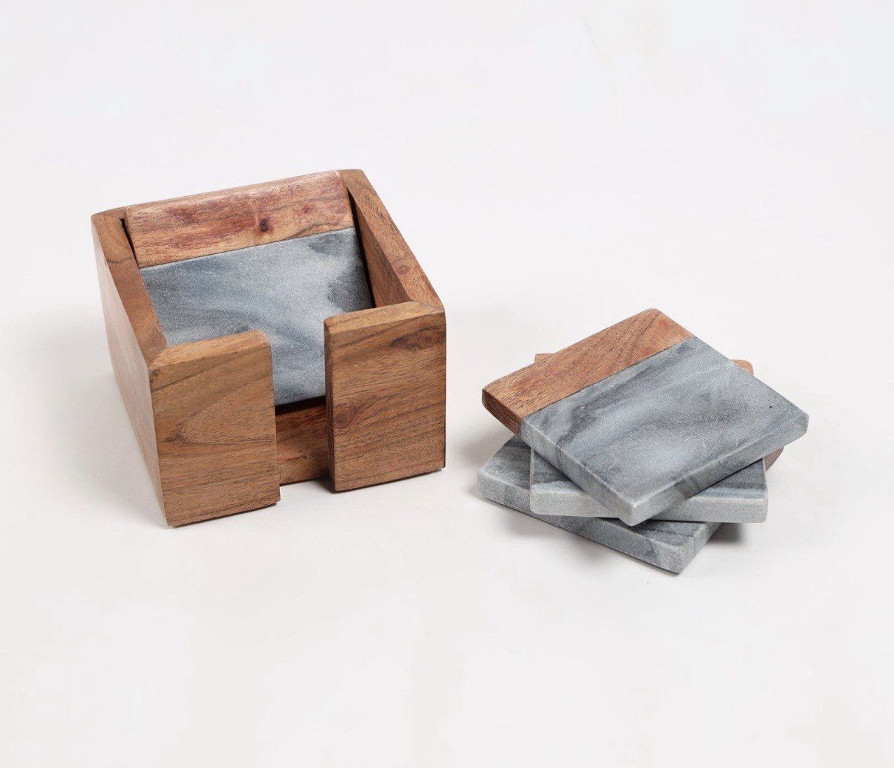 ILOKEN Getränkeuntersetzer Holz/Marmor handmade Untersetzer mit Box 5-/10-teilig Set rutschfest, Zubehör für Gläser, Tassen, Becher, Kerzen, Vasen, Untersetzer Set, 5-tlg., Hochwertige Kombination aus massivem Holz & edlem Marmor, handgemacht