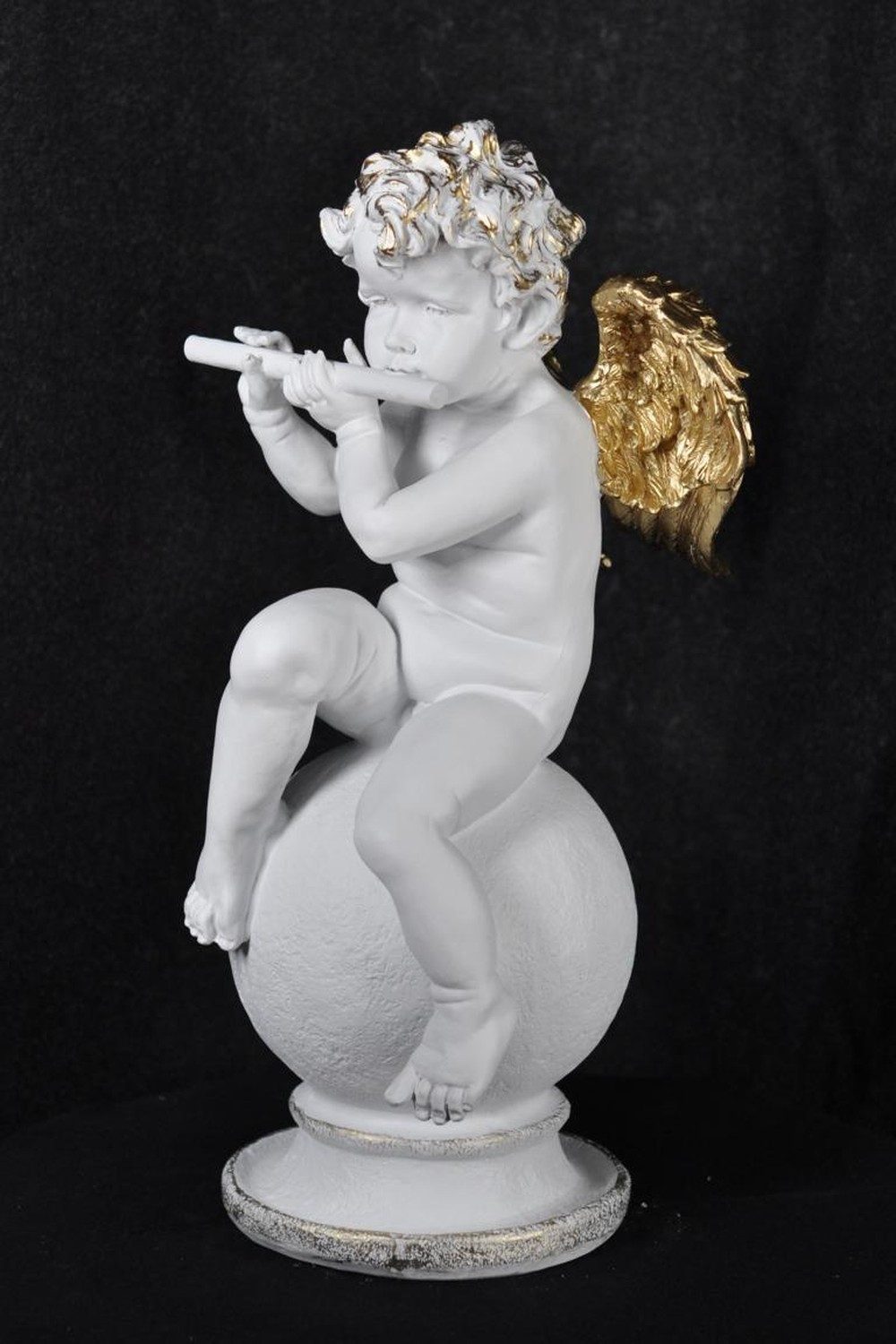 JVmoebel Engelfigur Engelsfigur mit Flöte aus hochwertigem Kunststein, Made in Europa