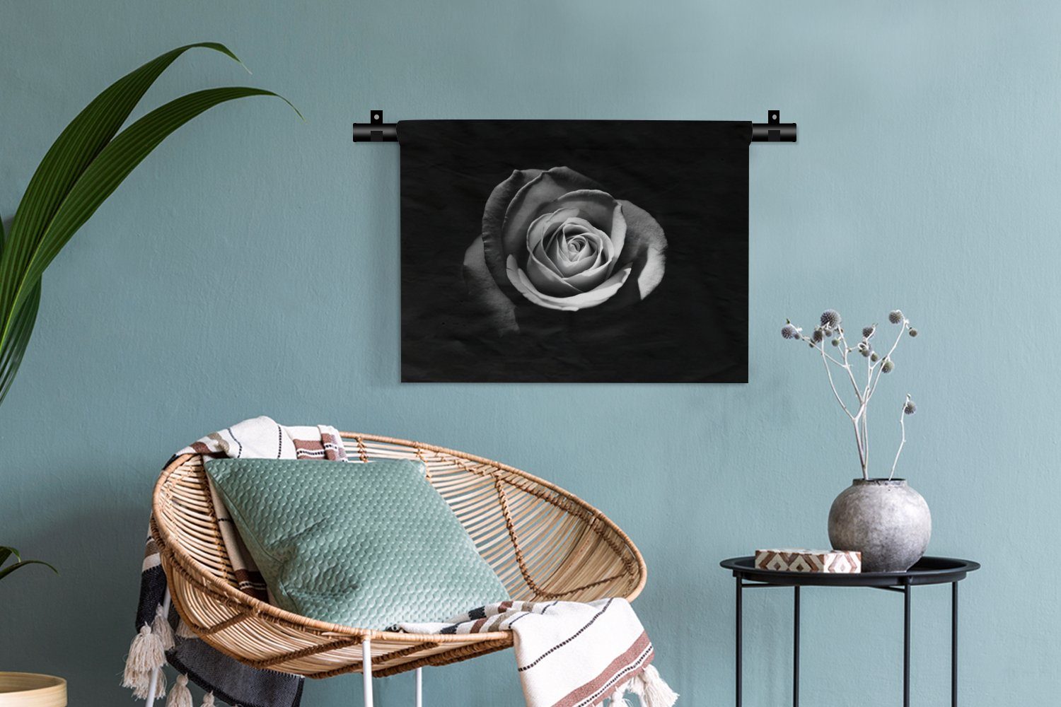 Schwarz Kleid, Wanddekoobjekt - Botanisch, - Blumen - für Kinderzimmer Schlafzimmer, - Weiß Rose Wandbehang, Wohnzimmer, MuchoWow Wanddeko