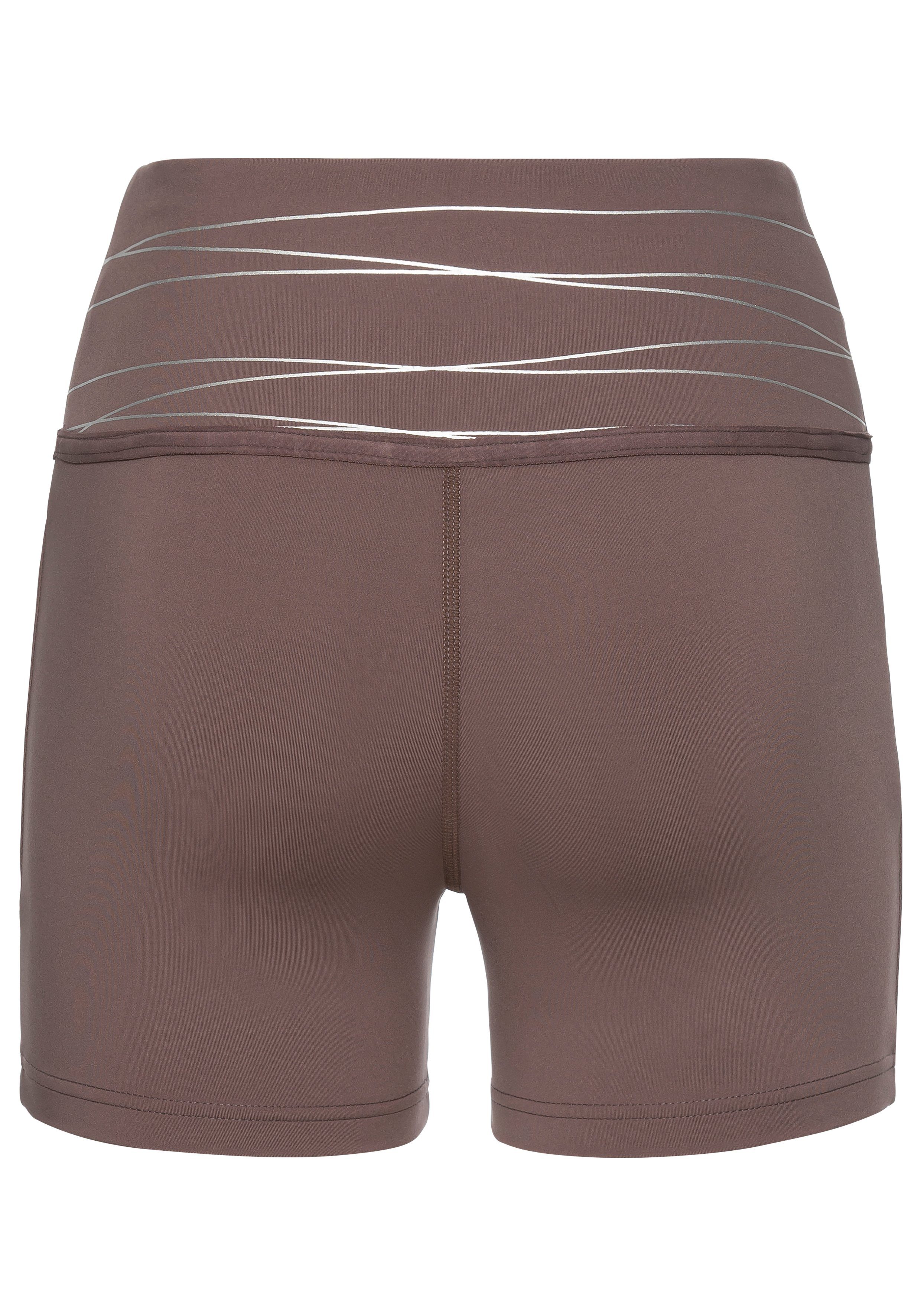 Vivance Active by Lascana Shorts Sportshorts mit breiten Bündchen und Druck