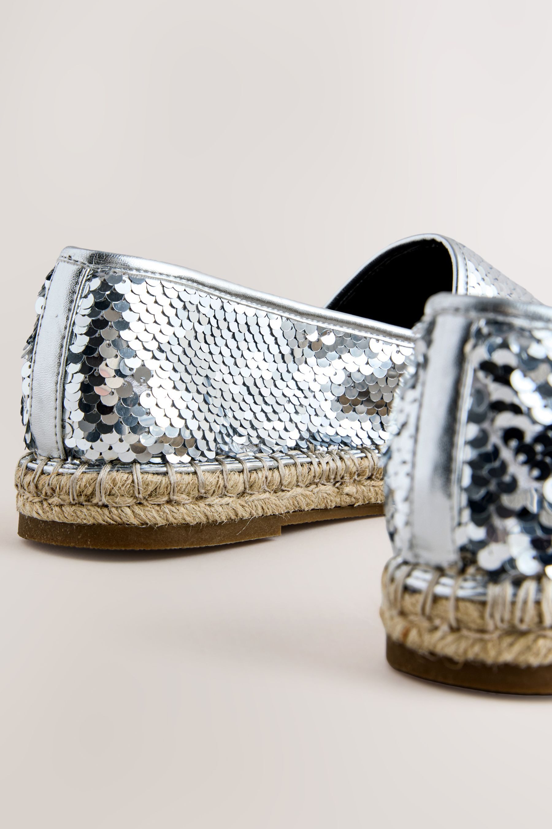 Next Forever Comfort® Hochgezogene, flache Espadrilles Espadrille