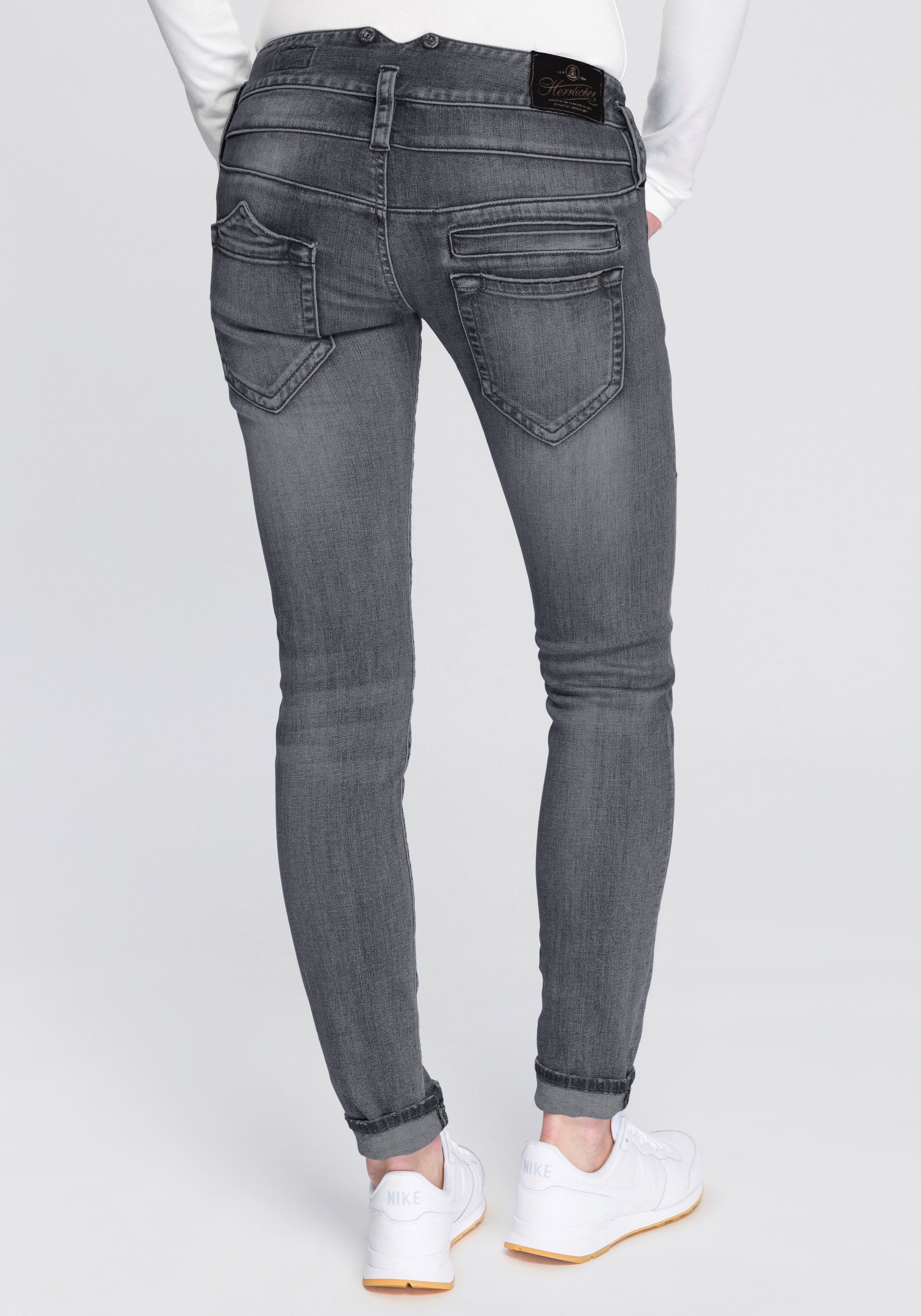 Herrlicher Slim-fit-Jeans »PITCH SLIM DENIM BLACK CASHMERE TOUCH« mit extra  tiefen Taschen für einen unverkennbaren Blaustoff-Herrlicher-Look online  kaufen | OTTO