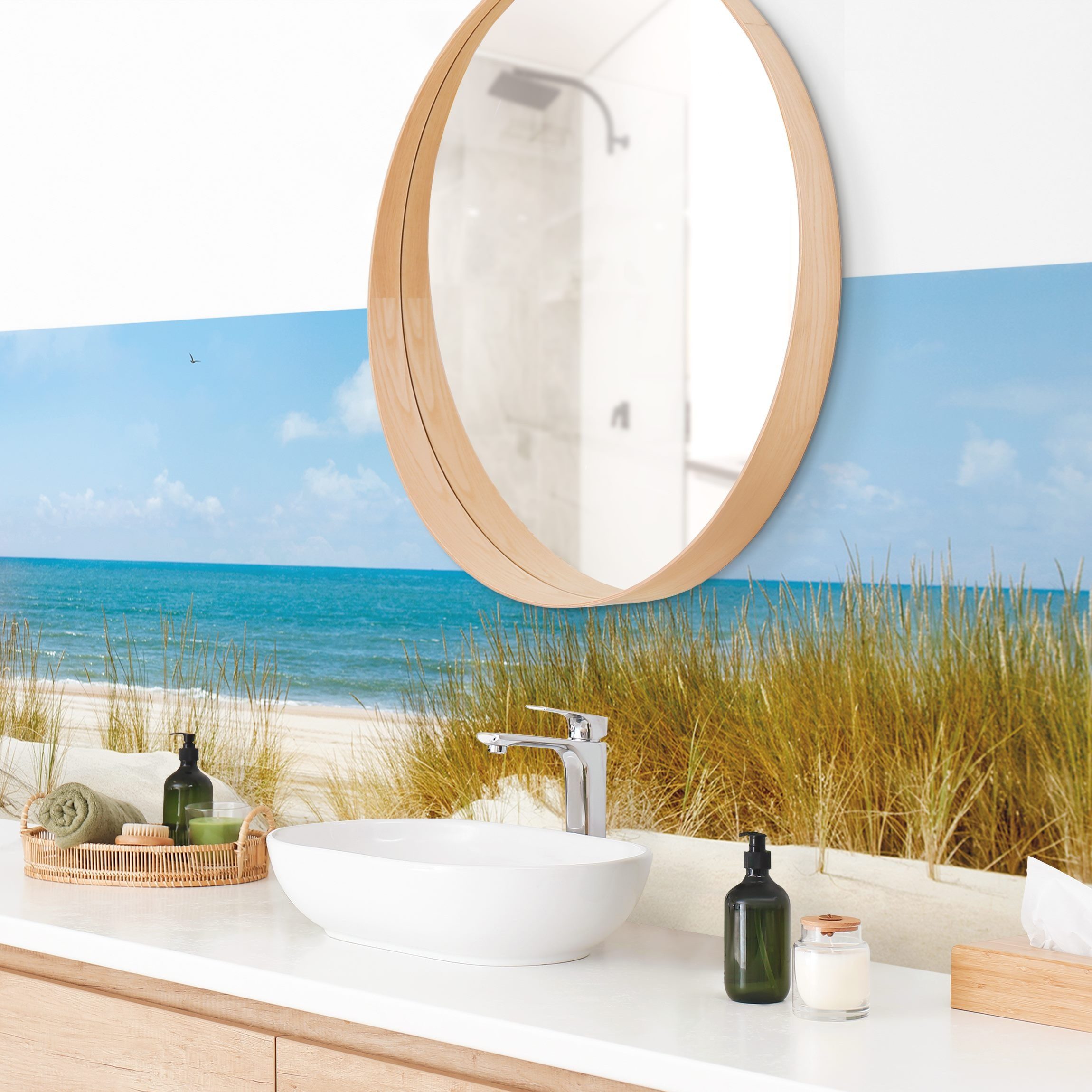 Bilderdepot24 Badrückwand beige fugenlose Wandverkleidung Bad mit Motiv, (Hartfolie matt » Selbstklebend SMART 0,35 mm), wasserfestes Wandpaneel Strand an der Nordsee