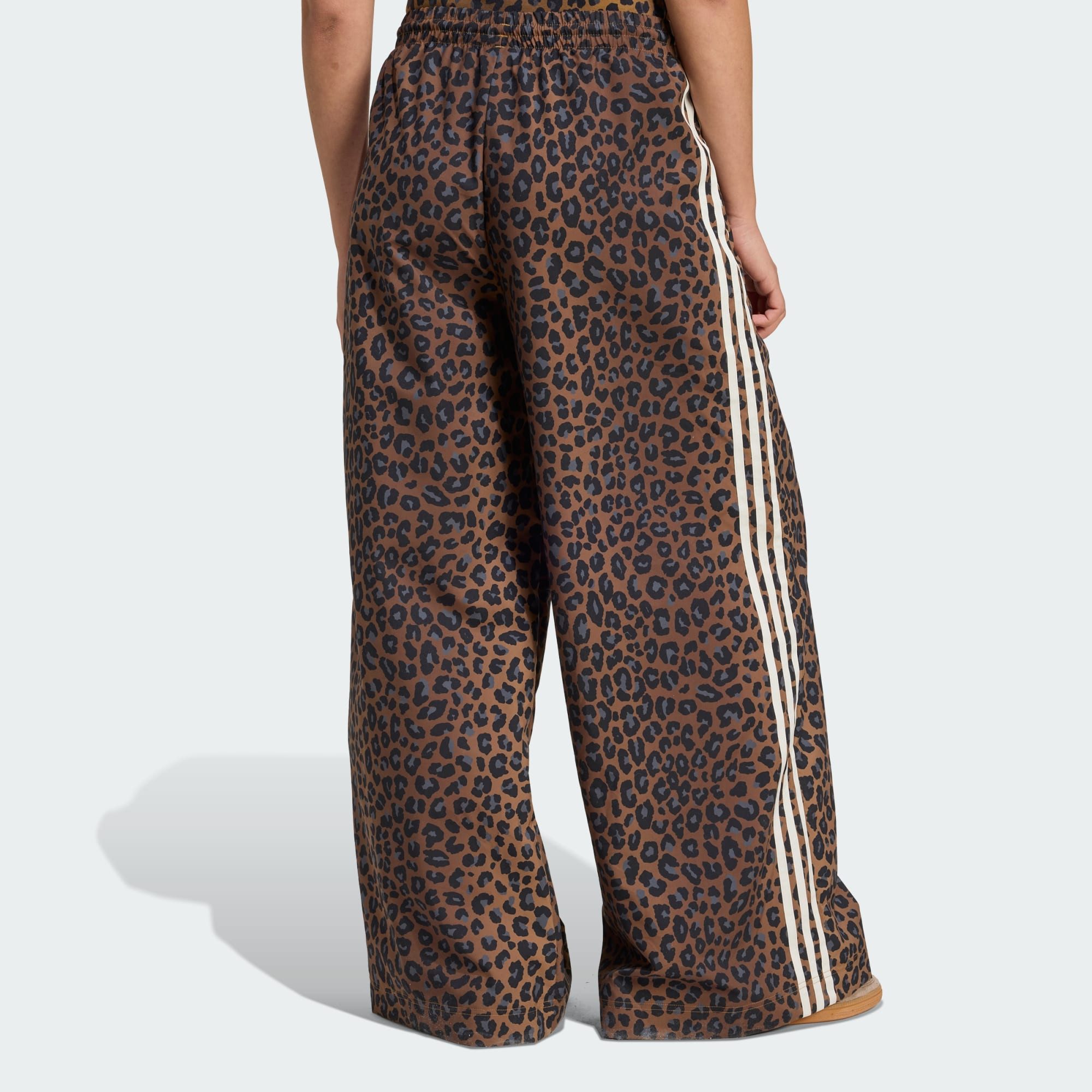 adidas Originals Laufshorts LEOPARD FIREBIRD OVERSIZED TRAININGSHOSE (1-tlg günstig online kaufen