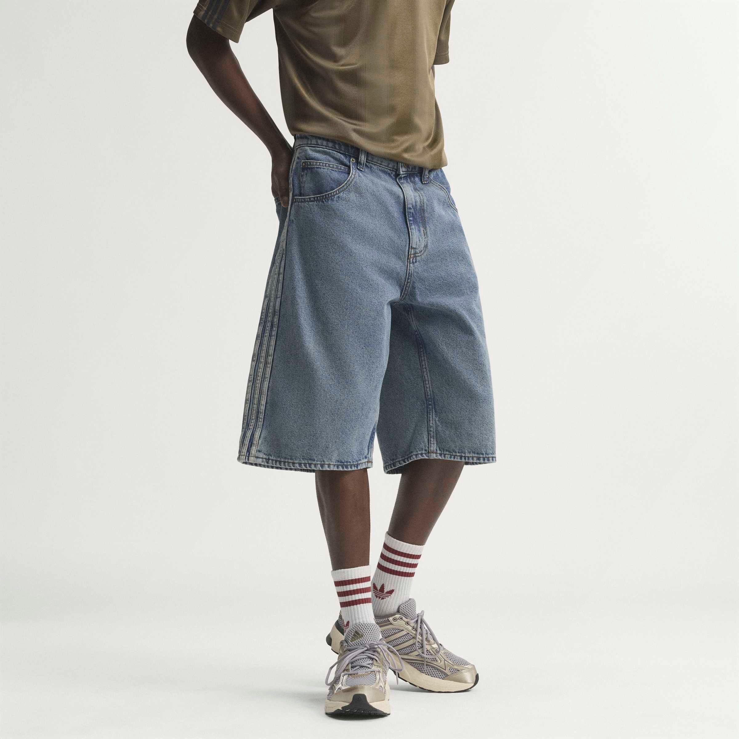 adidas Originals Jeansbermudas FIREBIRD ADICOLOR DENIM-JORTS MITTELHOHER BUND BEIN GERADE GESCHNITTEN