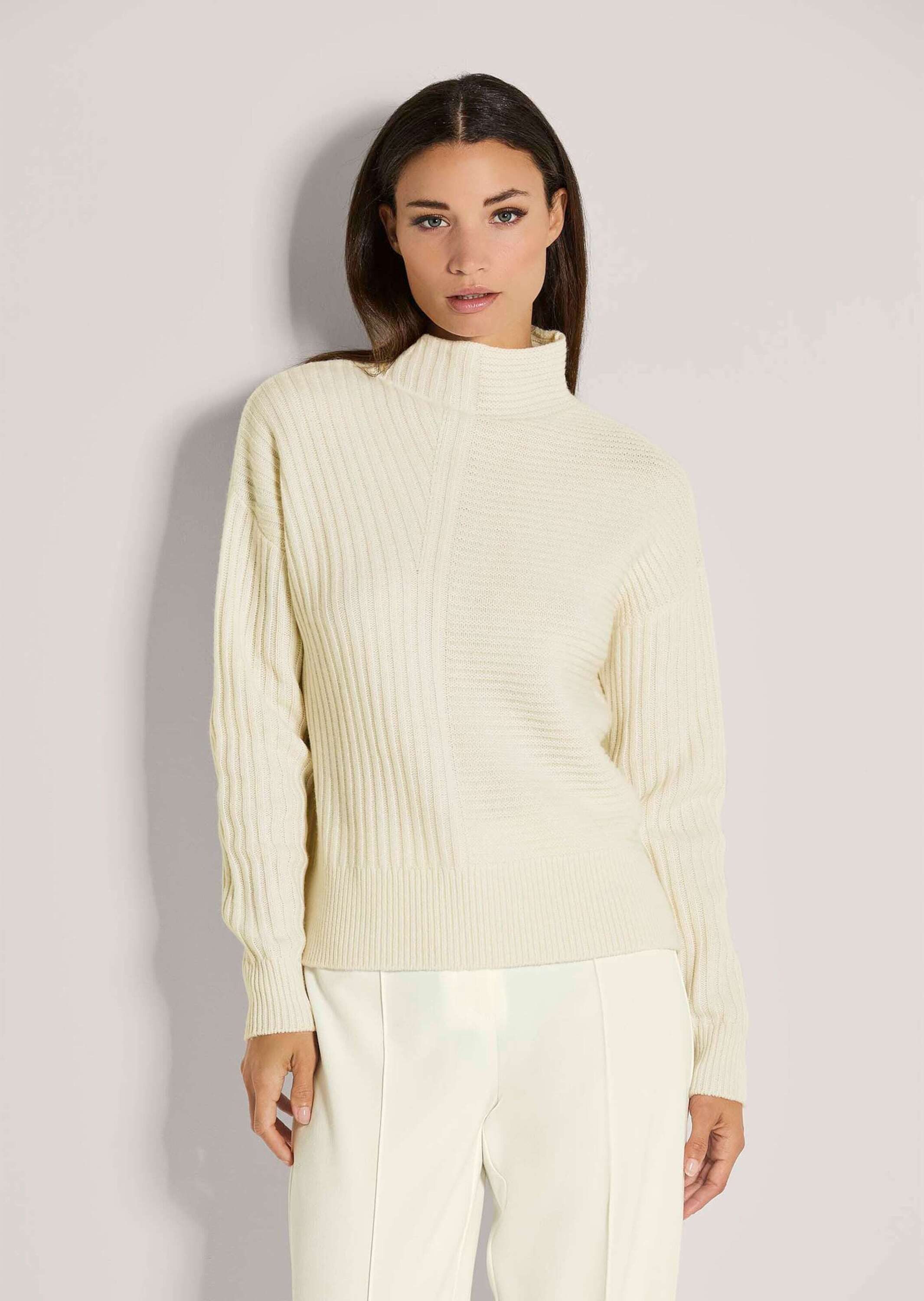 MADELEINE Strickpullover Eleganter Wollpullover mit Stehkragen Herbstsweater mit edlem Strickmuster und Langarm