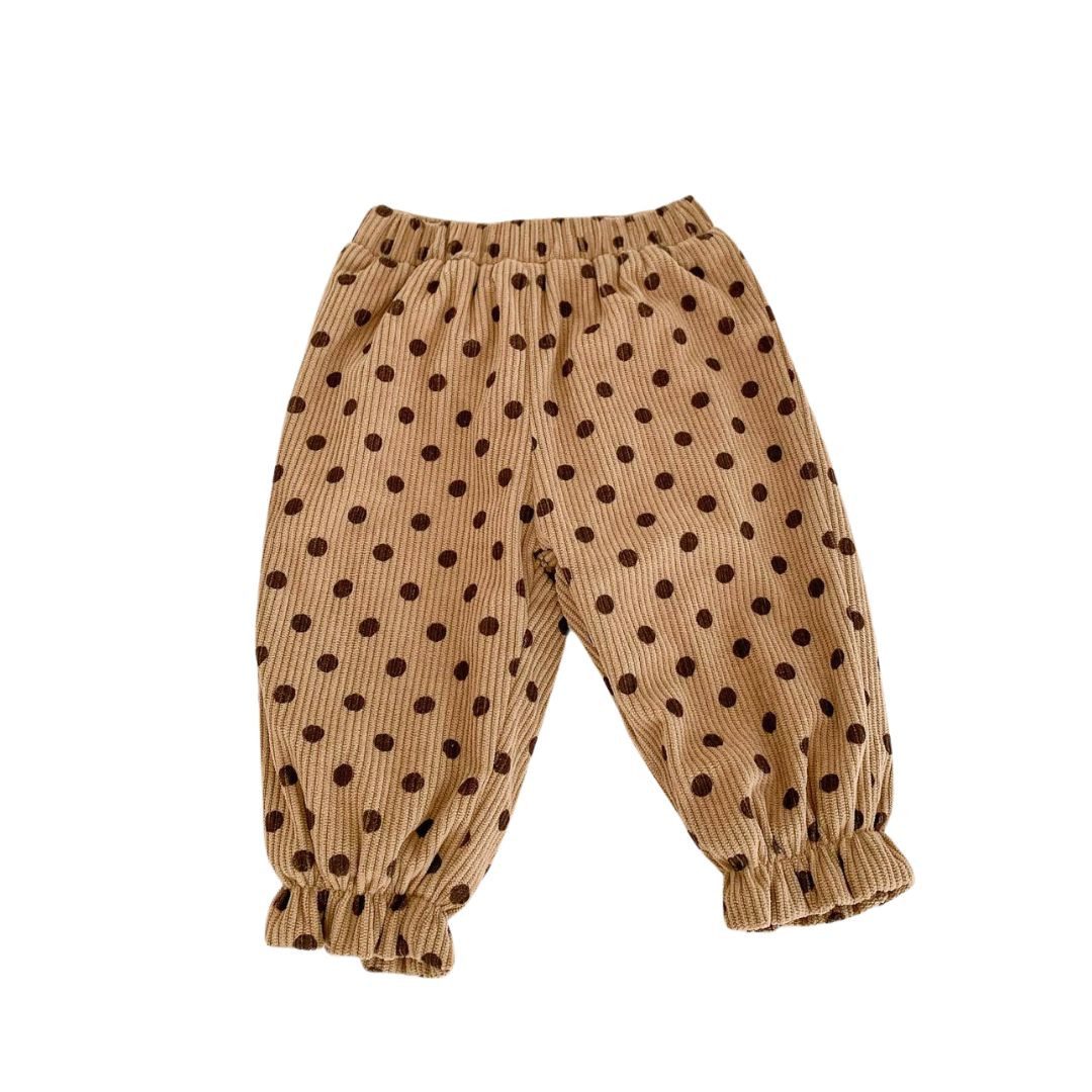 suebidou Cordhose Wunderschöne Hose mit Punkten toffee für Kinder nachhaltig, kreativ