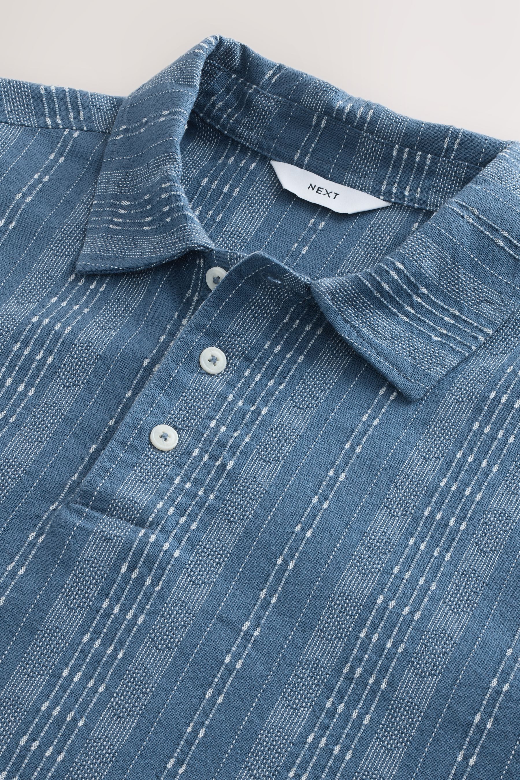 Next Poloshirt Kurzärmeliges Polohemd mit vertikalen Streifen (1-tlg) – Bild 4 von 5