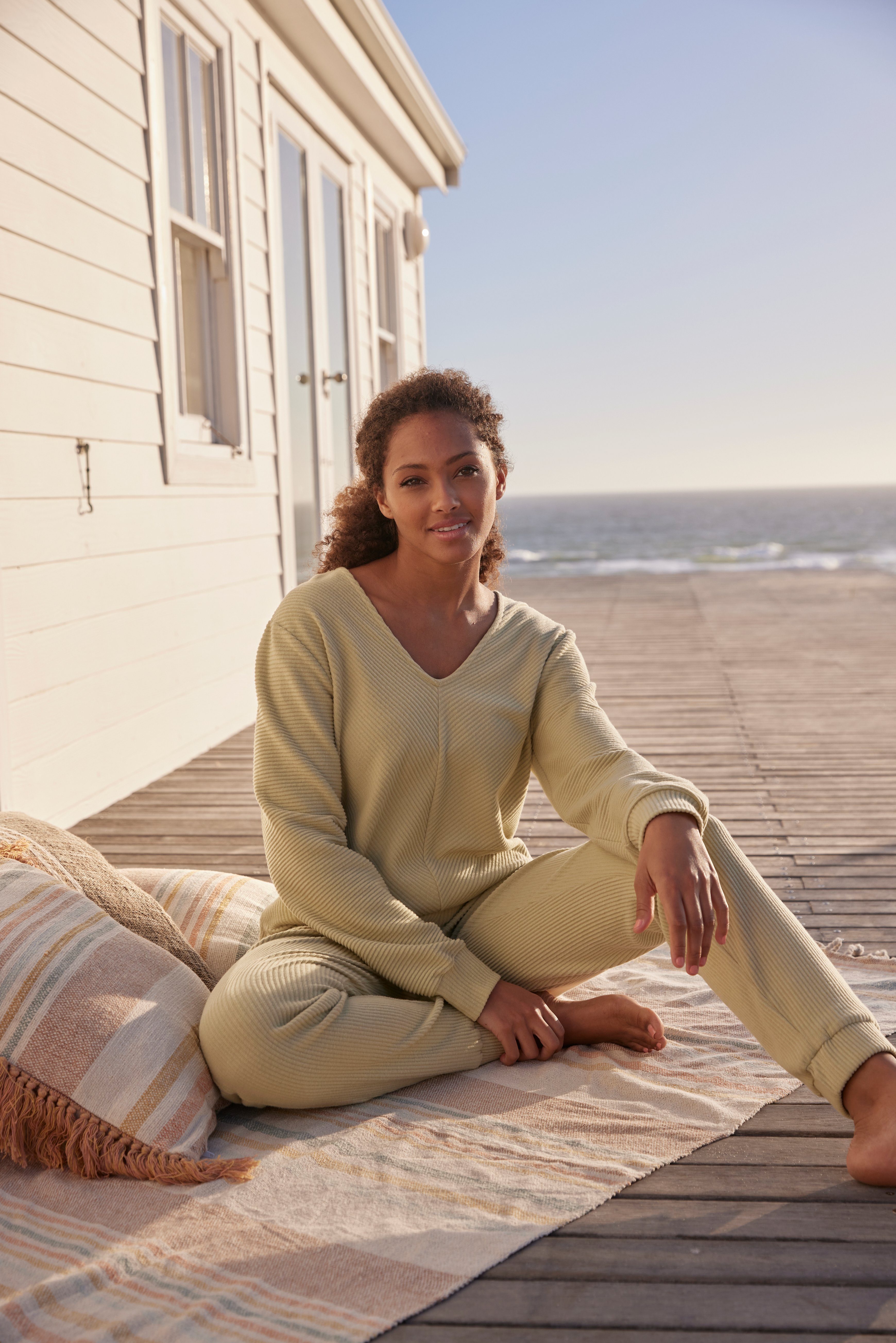 s.Oliver Relaxhose Sweathose aus Ripp-Qualität mit Einrifftaschen, Loungewear