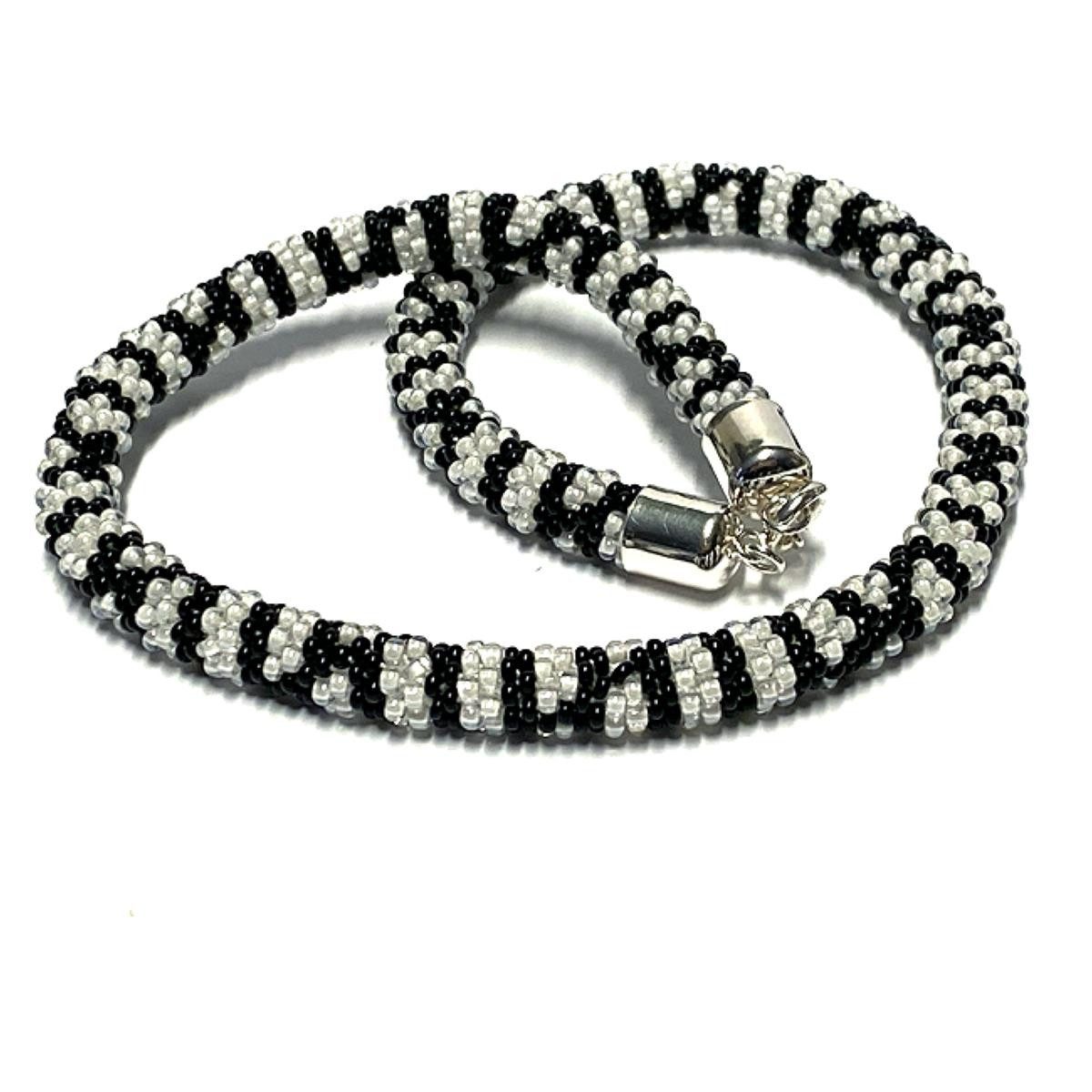 Kette ohne Anhänger tolle Häkelkette schwarz weiß 925 Silber Verschluß 43 cm Handarbeit
