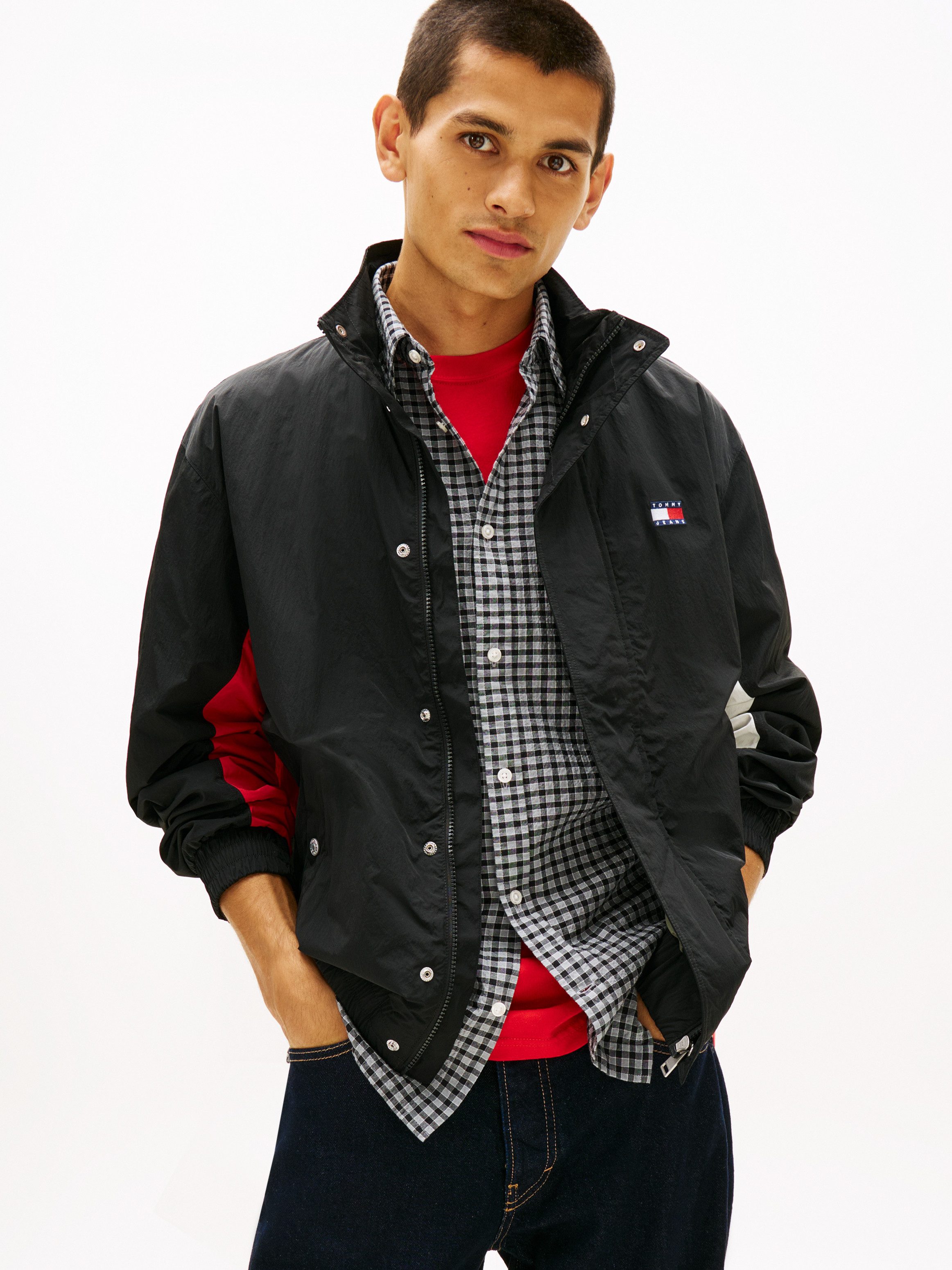 Tommy Jeans Windbreaker TJM HERITAGE FLAG Regular fit mit Stehkragen und Markenprint Rückenprint Tommy Flag