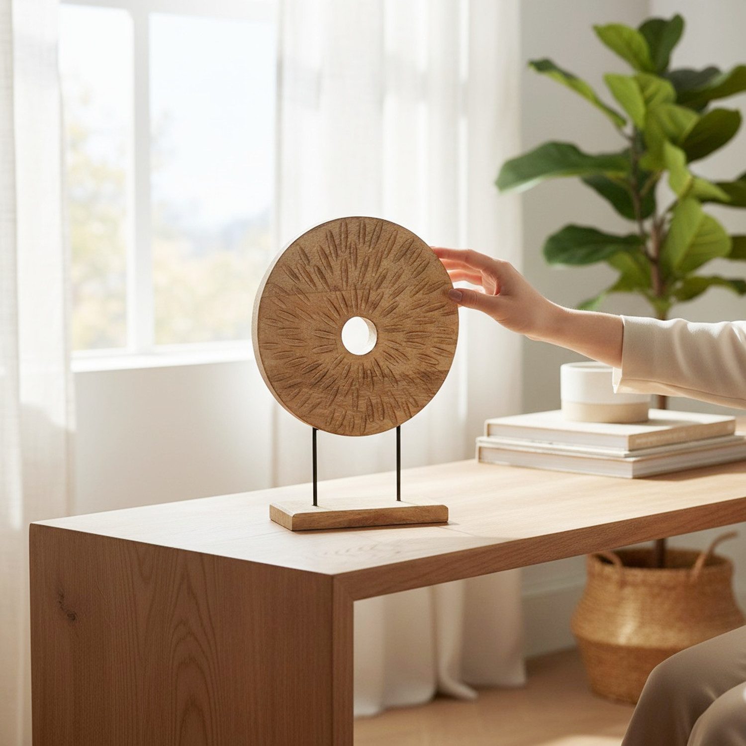 Macosa Home Dekoobjekt Dekoskulptur Mangoholz Metall 25,5 x 38 cm (Boho Scandi Deko, 1 St., Tischdeko Dekoobjekt Standdeko), Moderner Dekoakzent für Wohnzimmer, Sideboard und Regale
