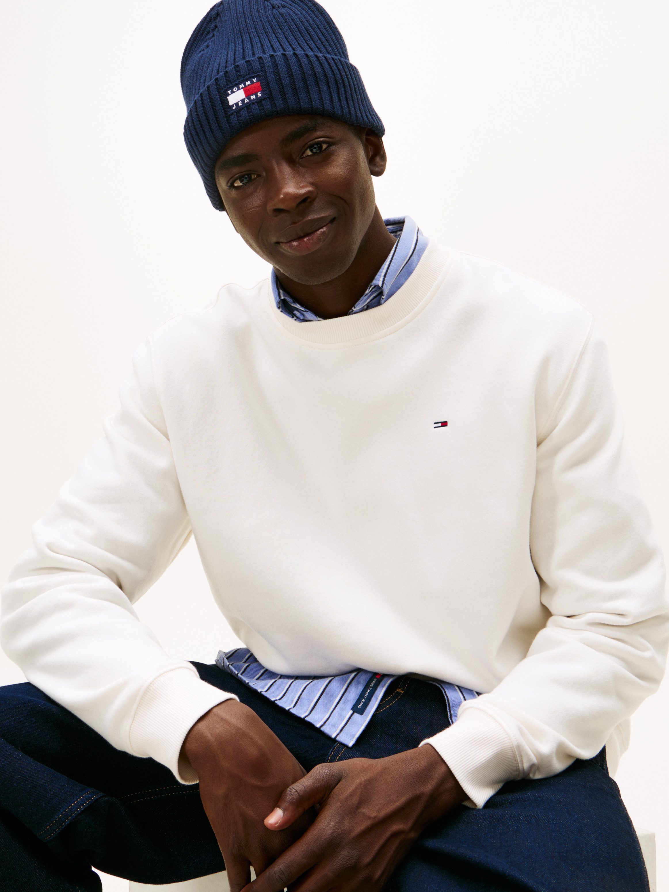 Tommy Jeans Sweatshirt TJM REG S FLAG CREW Mit besticktem Markenlogo auf Br günstig online kaufen