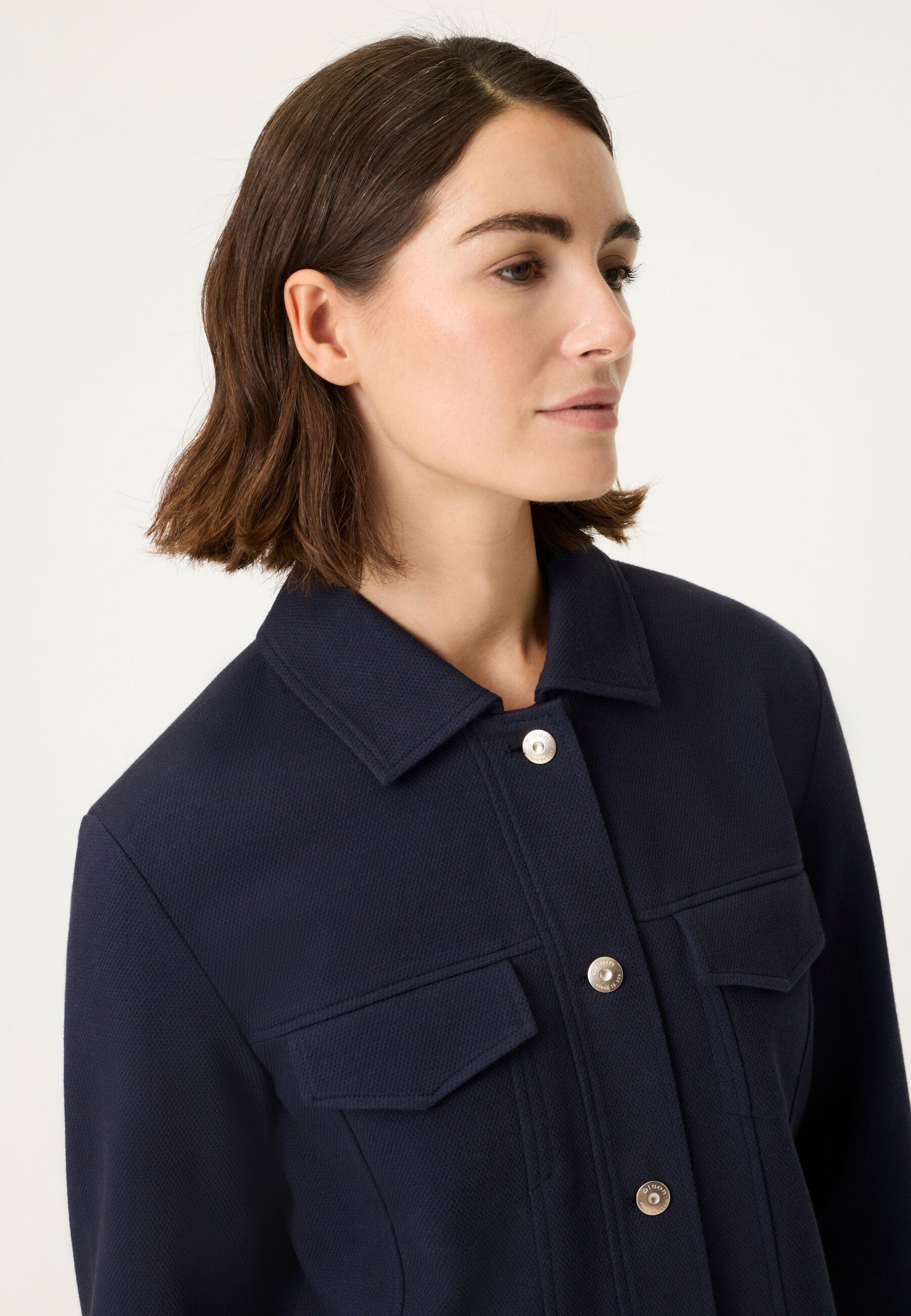 Olsen Kurzjacke mit Hemdkragen und Knopfleiste