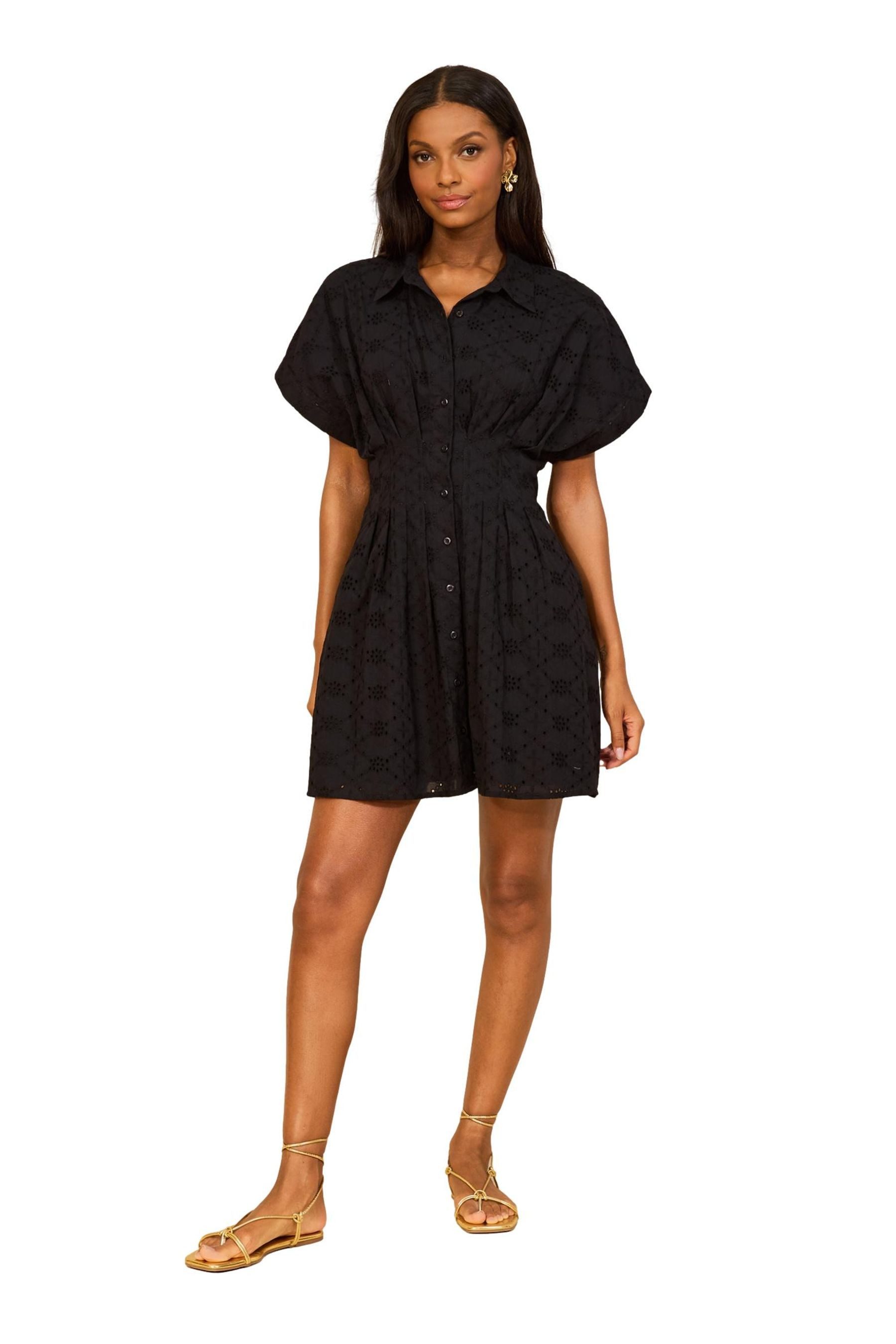 LIPSY Minikleid Lipsy Kurzärmeliges Mini-Hemdkleid, Lochstickerei (1-tlg)