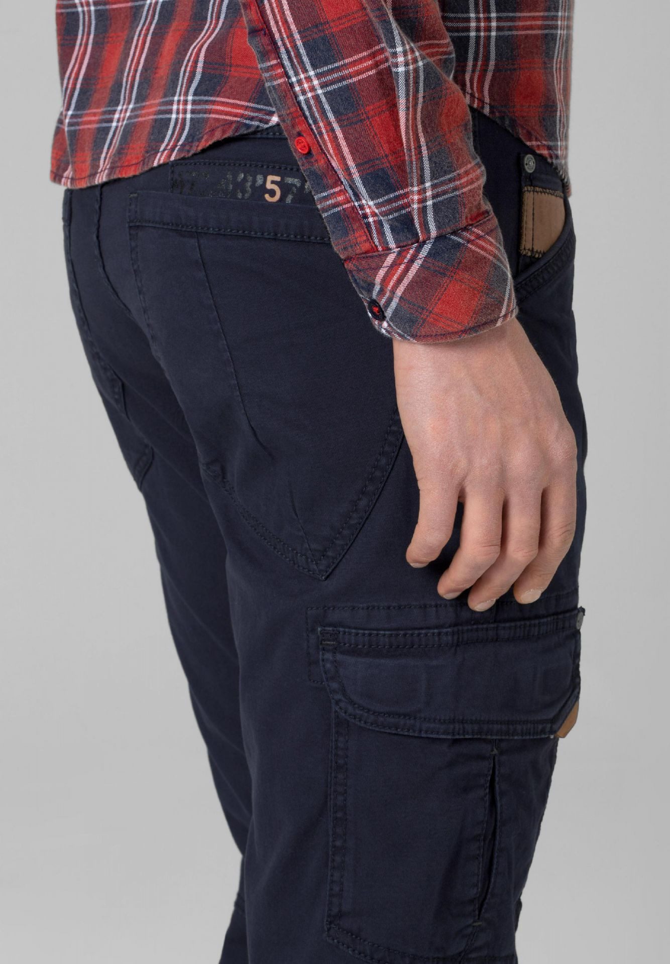 TIMEZONE Cargohose Regular Fit mittlere Bundhöhe Slim Legs für Herren Baumwolle Normal Fit Einfarbig elastisch Reißverschluss – Bild 5 von 5