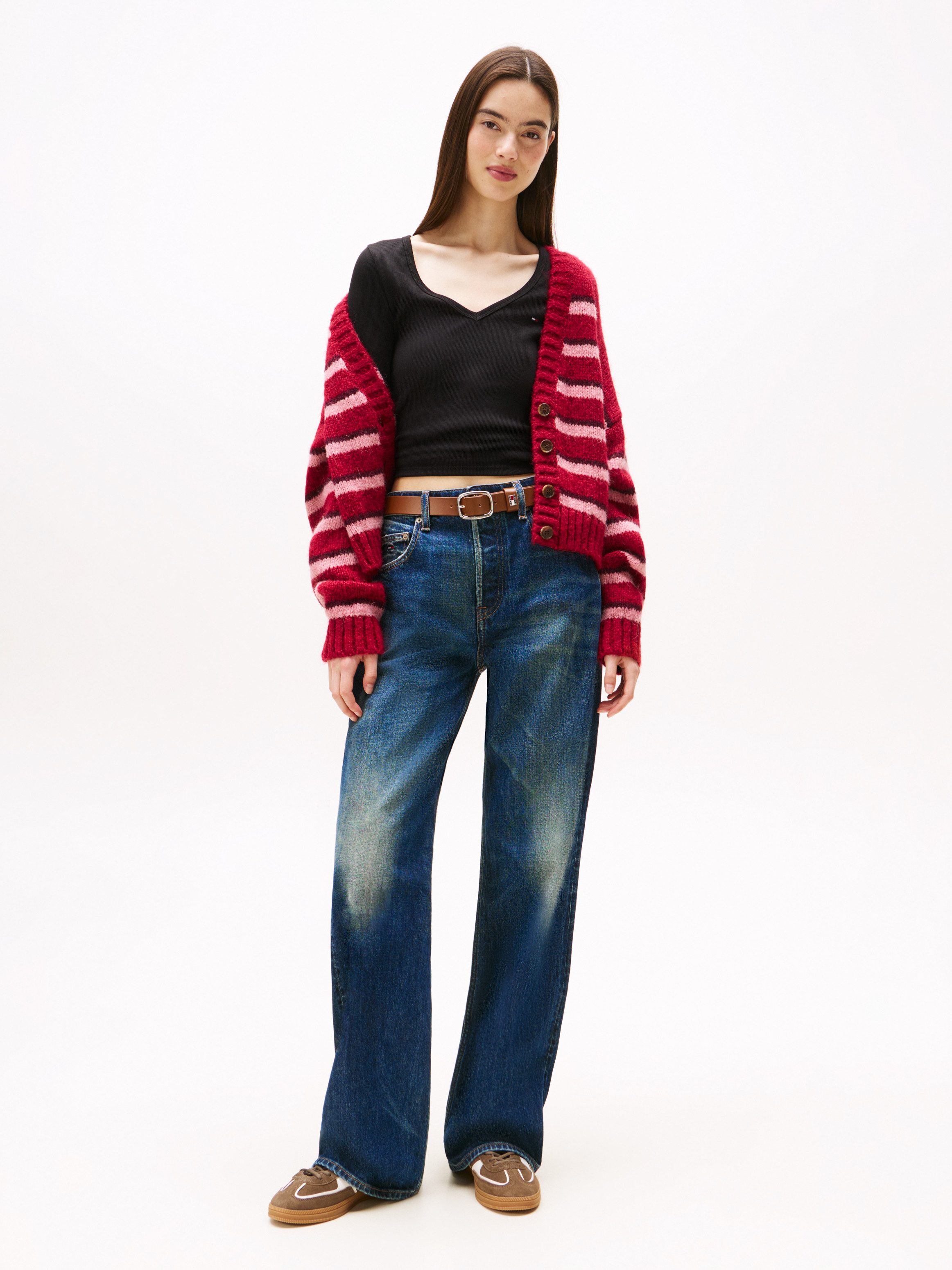 Tommy Jeans Langarmshirt TJW SLIM ESSENTIAL RIB V LS mit Logostickerei