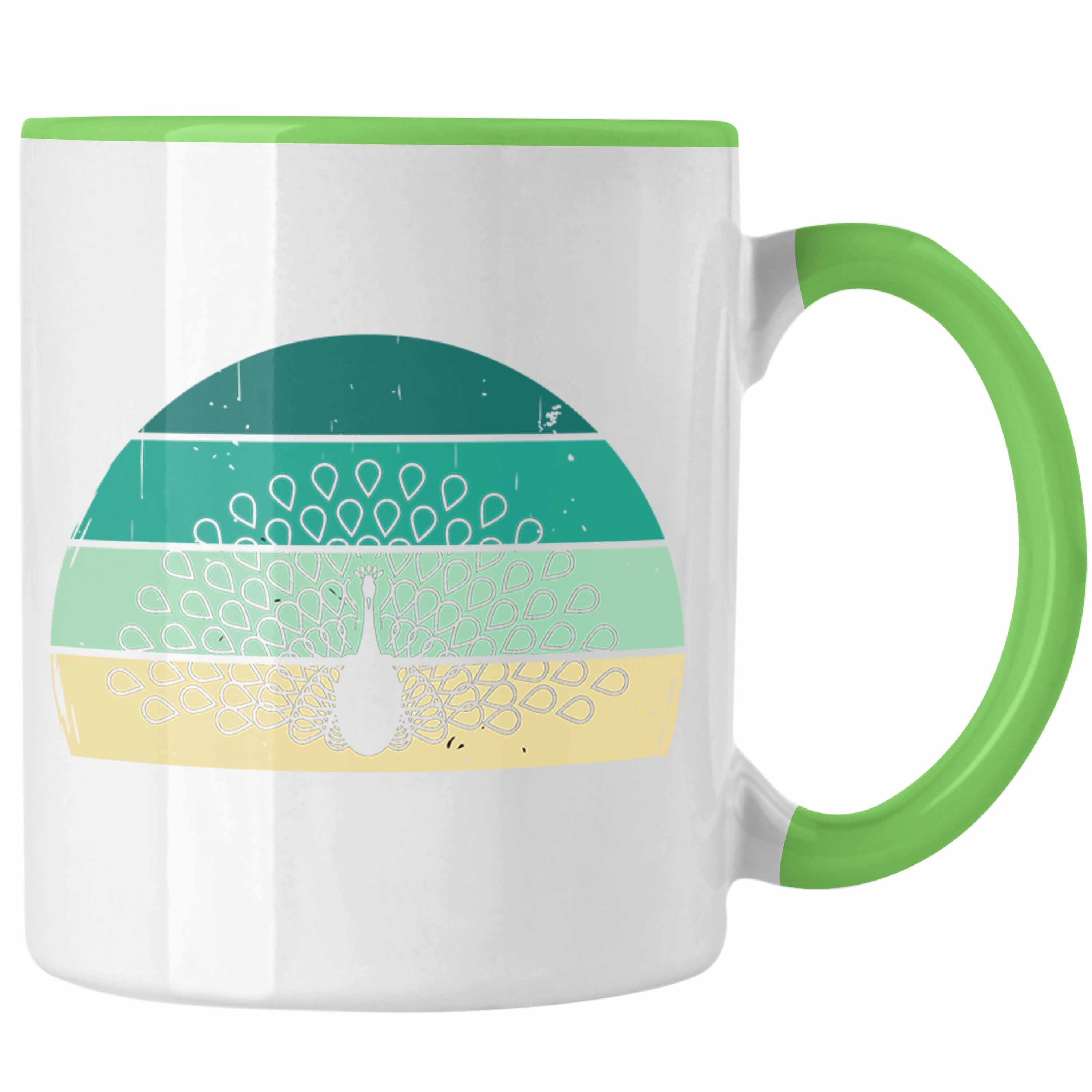 Trendation Tasse Trendation - Pfau Deko Tasse Geschenk Schöne Grafik Pfauen-Besitzer Geschenkidee Retro Grün | Teetassen