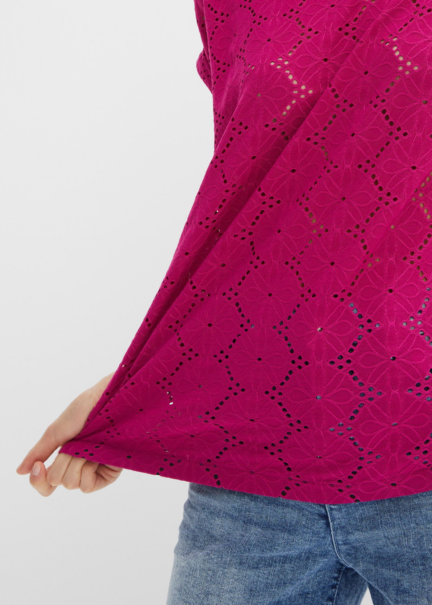 bonprix Shirtbluse bequeme Passform, mit Lochstickerei, elastisches Materia günstig online kaufen