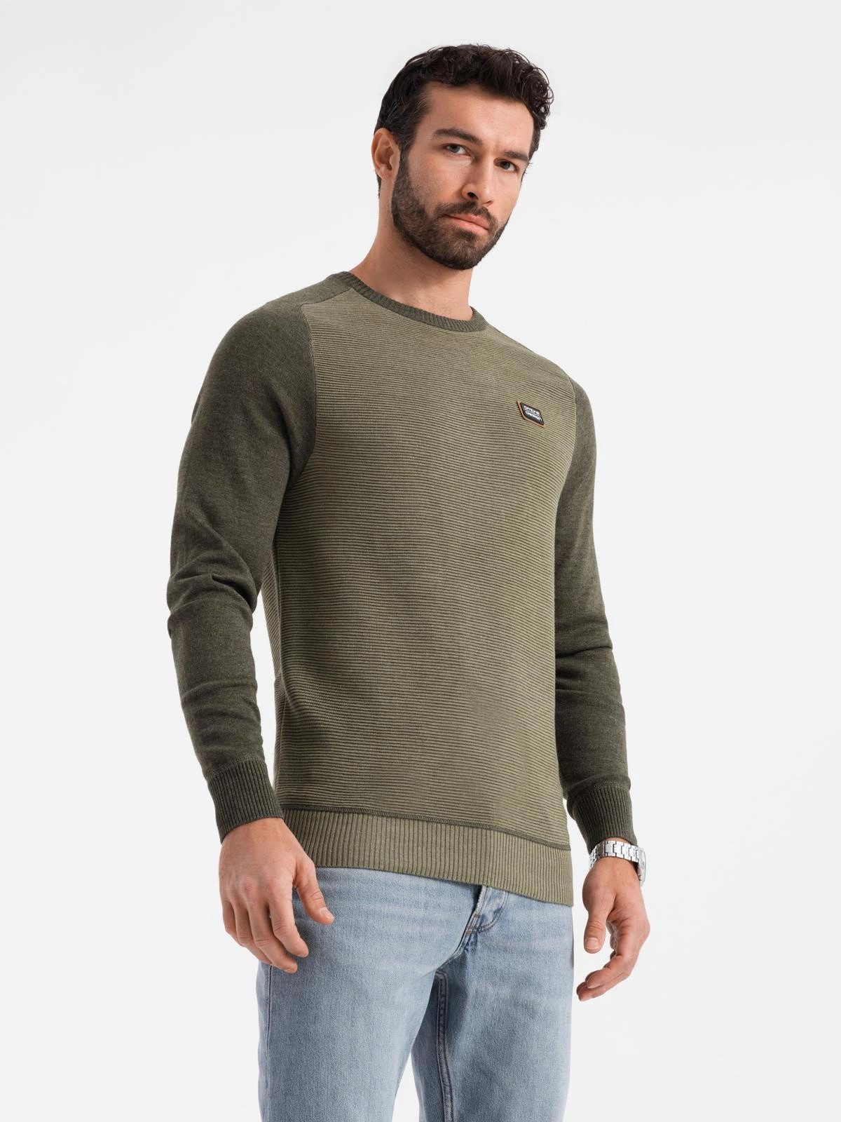 Strickpullover Herrenpullover aus Baumwolle mit Aufnäher und Raglanärmeln
