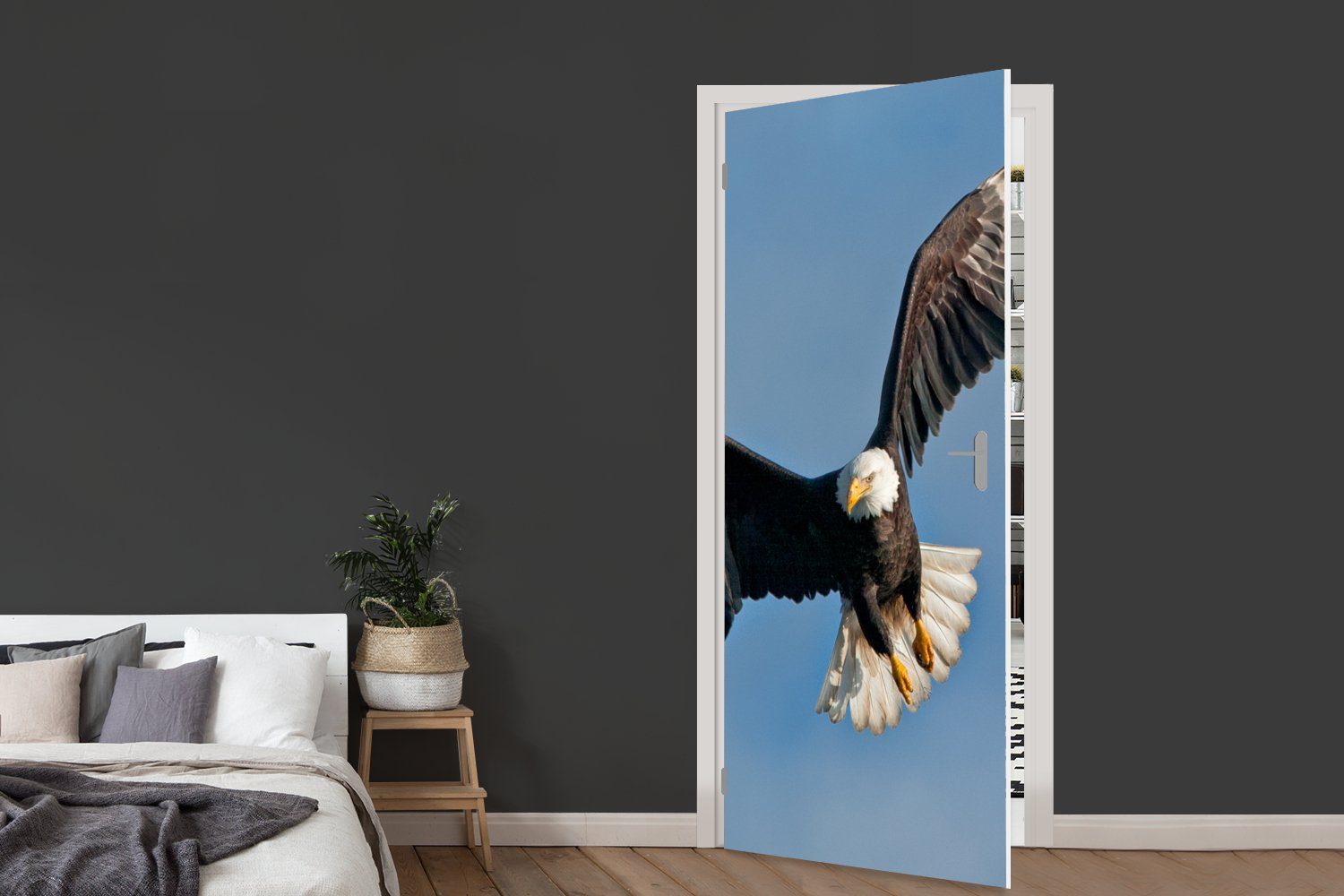 Tür, 75x205 Ein bedruckt, Himmel, Türtapete für amerikanischer cm (1 Türaufkleber, blauen St), Weißkopfseeadler Matt, MuchoWow am Fototapete