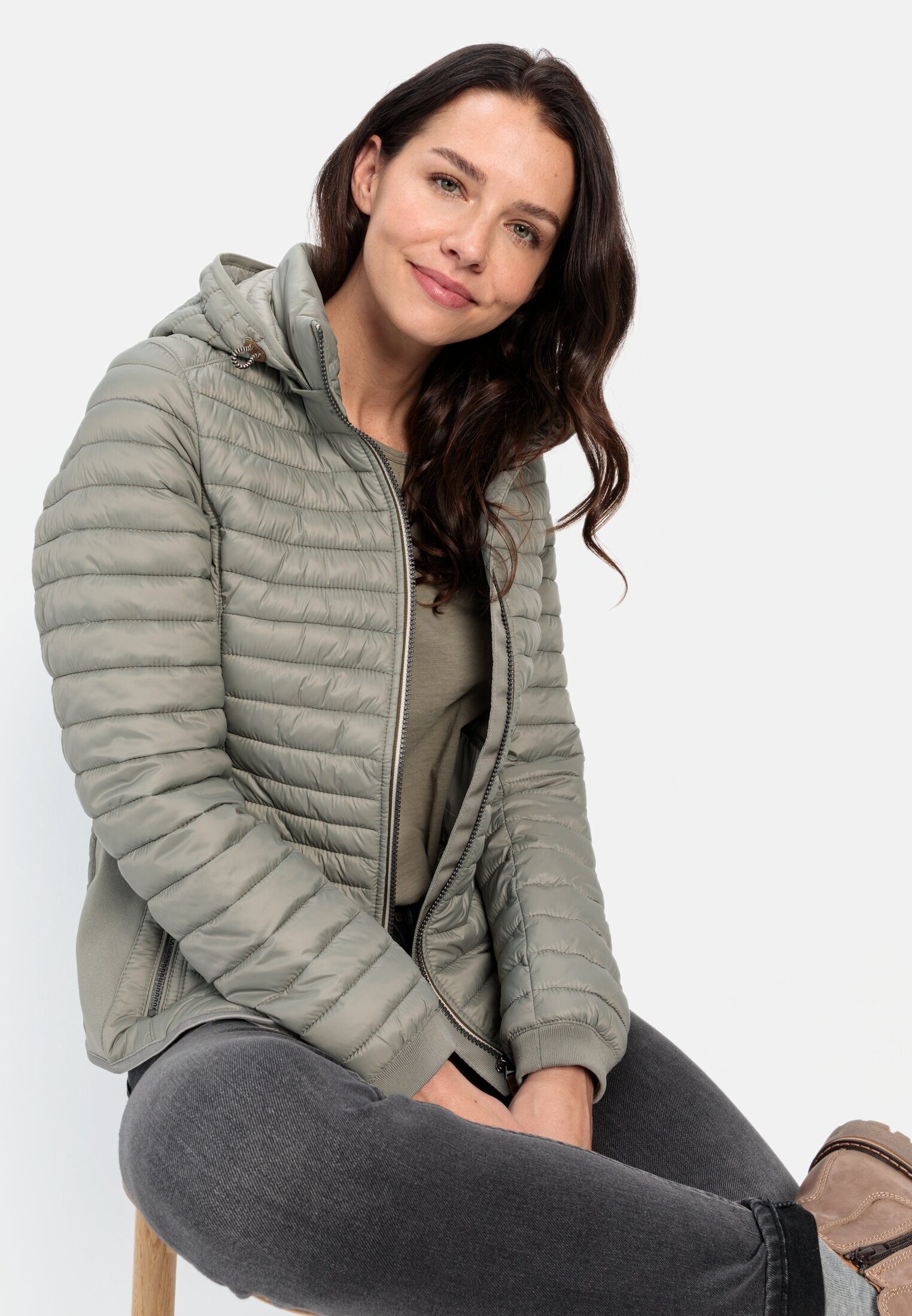 camel active Steppjacke aus recyceltem Polyamid Langarm Kapuze Markenlogo