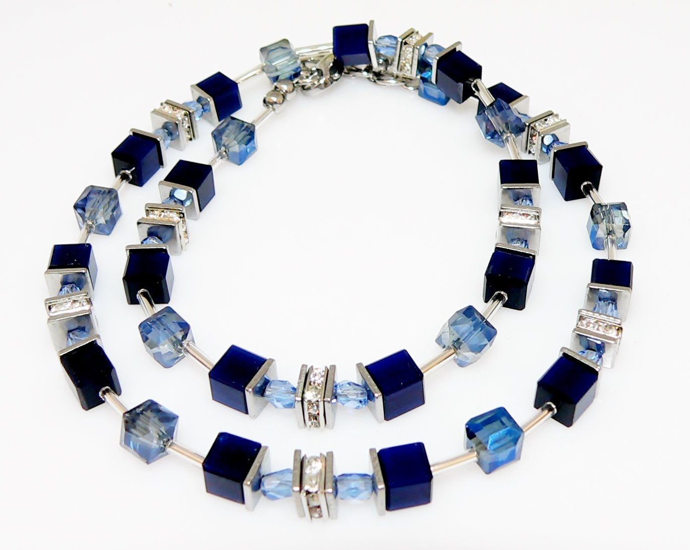 traumschmuck Collier 542. Halskette Würfel Cat Eye Kristallglas dunkelblau Strass (incl. Schmuckbox), handgefertigt, Made in Germany – Bild 2 von 3
