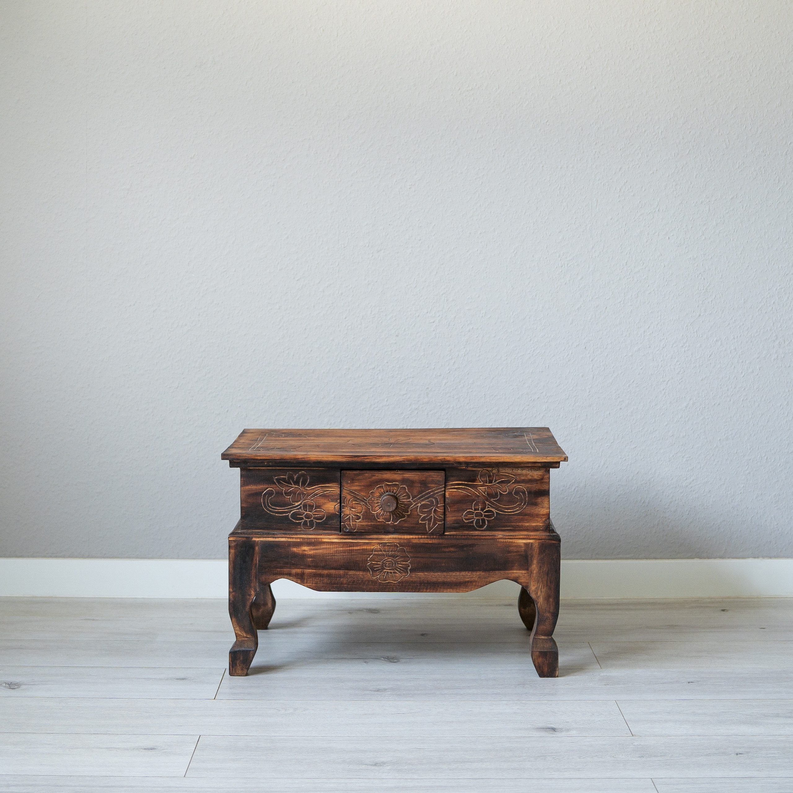 livasia Couchtisch Opiumtisch aus Bali - 59x39cm, handgefertigt