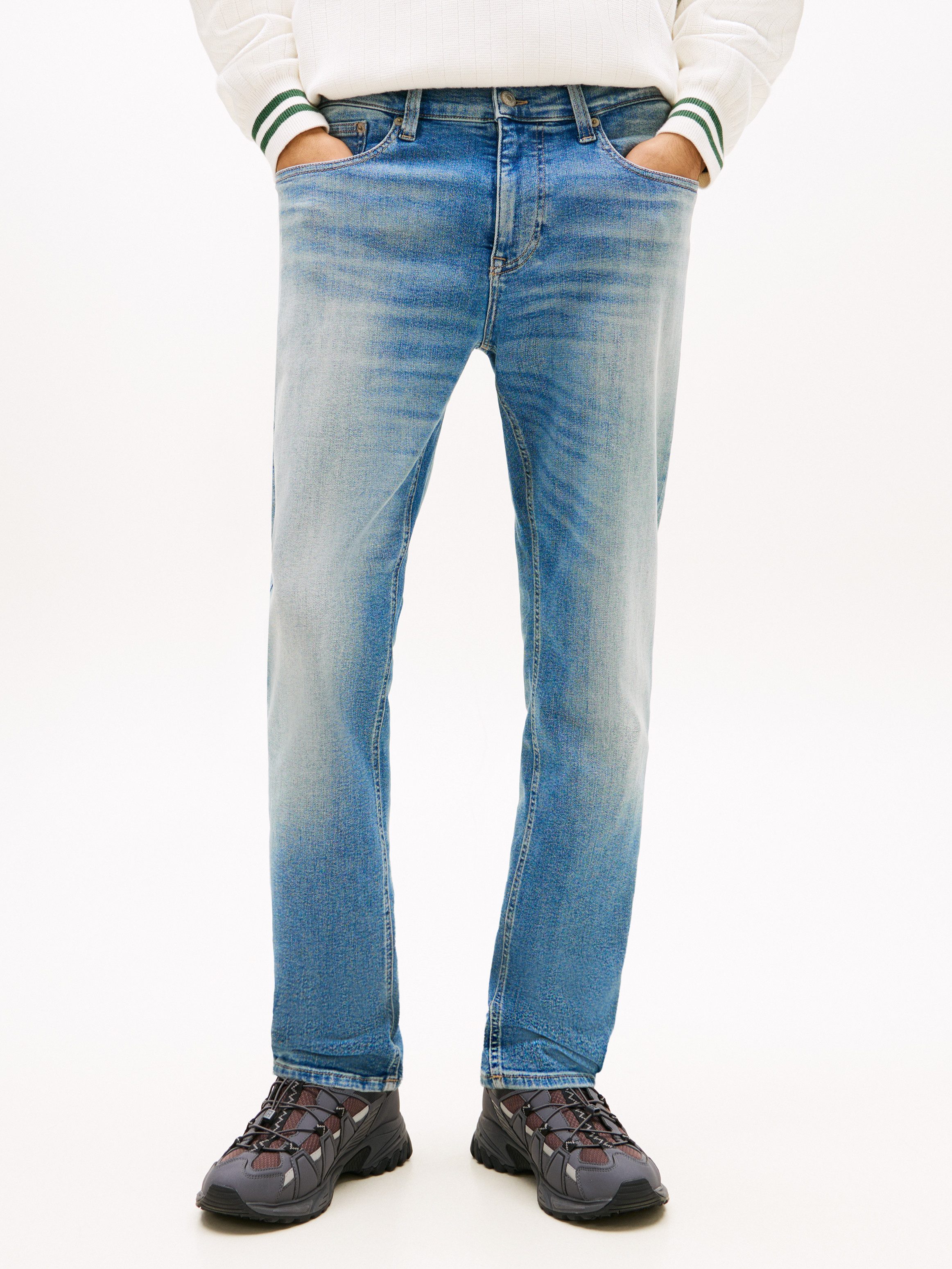 Tommy Jeans Slim-fit-Jeans AUSTIN SLIM TAPERED mit Whisker-Effekt