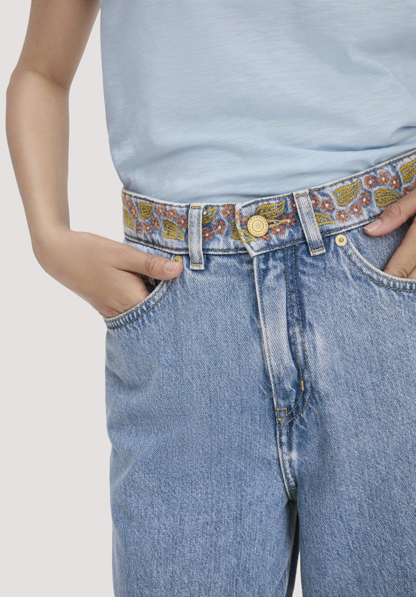 Hessnatur Bequeme Jeans aus Bio-Baumwolle mit TENCEL™ Lyocell (1-tlg) aus Bio-Baumwolle mit TENCEL™ Lyocell