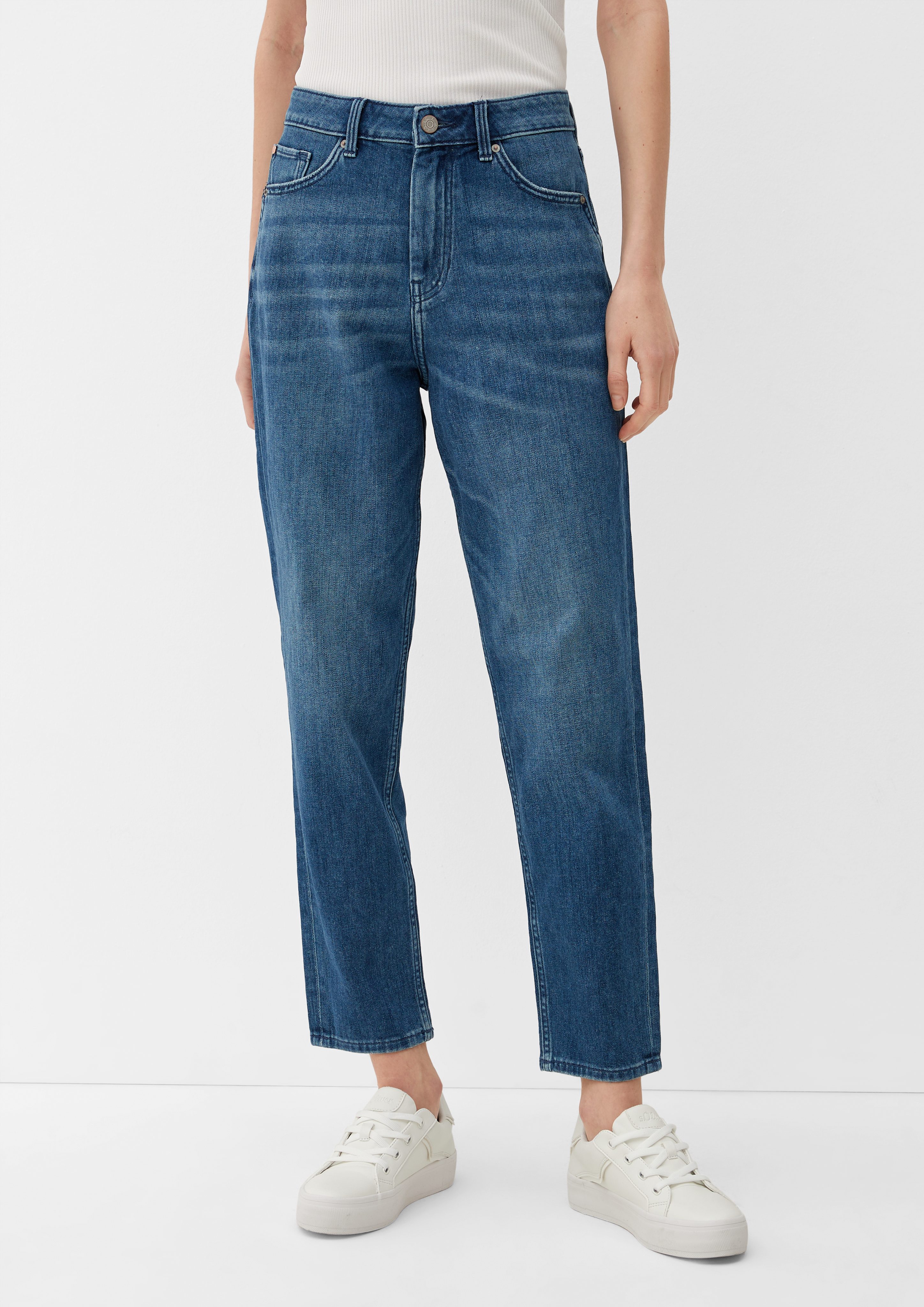 s.Oliver Waschung im Mom-Fit Label-Patch, Regular: Jeans 7/8-Jeans
