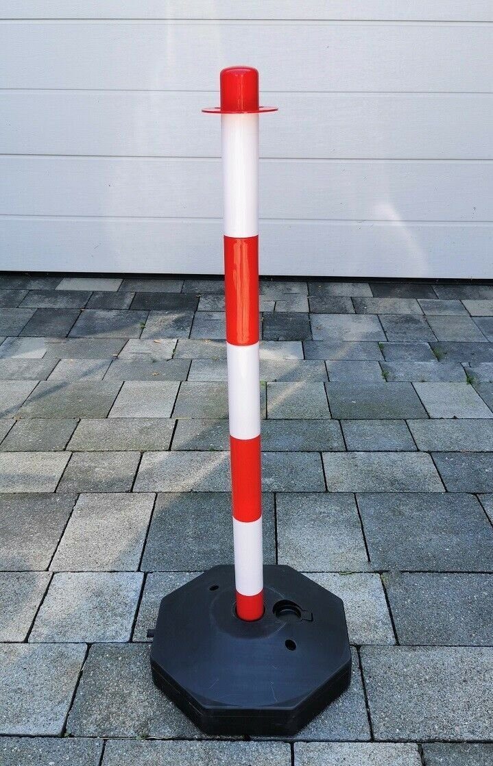 BruKa Absperrpfosten 4 Stück Flexible Pfosten mit 30 Meter Kunststoff Poller Kette (4-tlg), Absperrung
