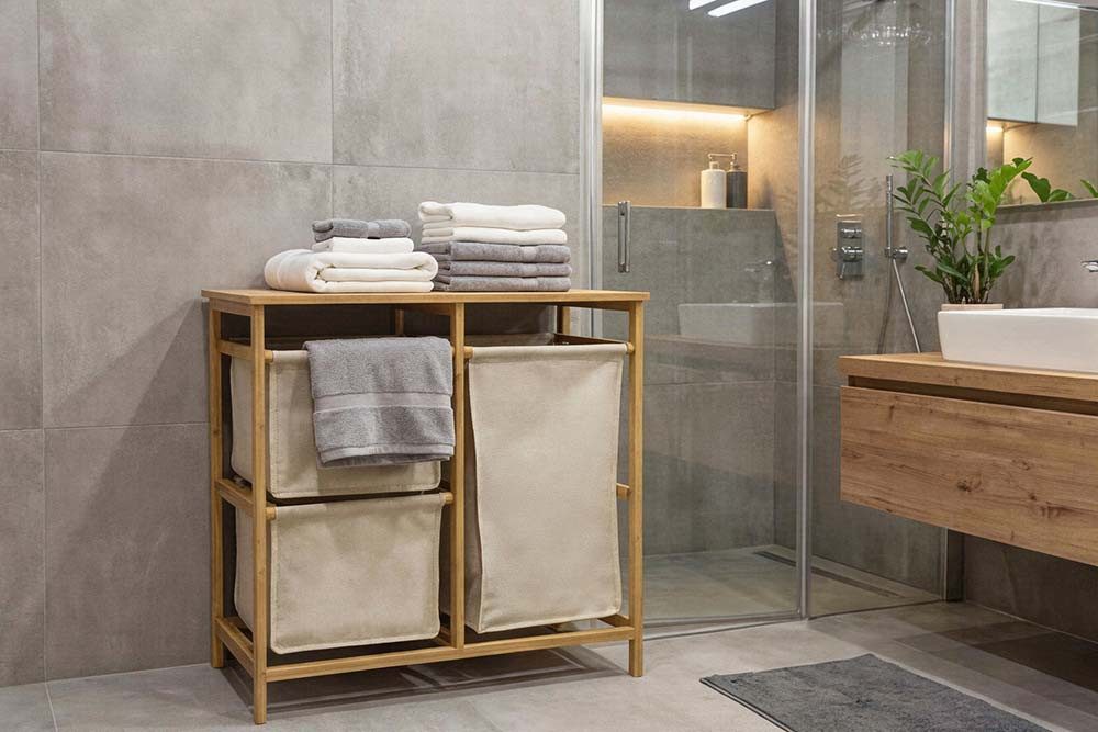 riess-ambiente Wäschekorb LAGOON SPA 70cm natur/beige – Bambus-Massivholz, 3 Wäschebeutel, FSC (Einzelartikel, 1 St), Wäschesammler mit ausziehbaren Säcken – ideal für vorsortierte Wäsche