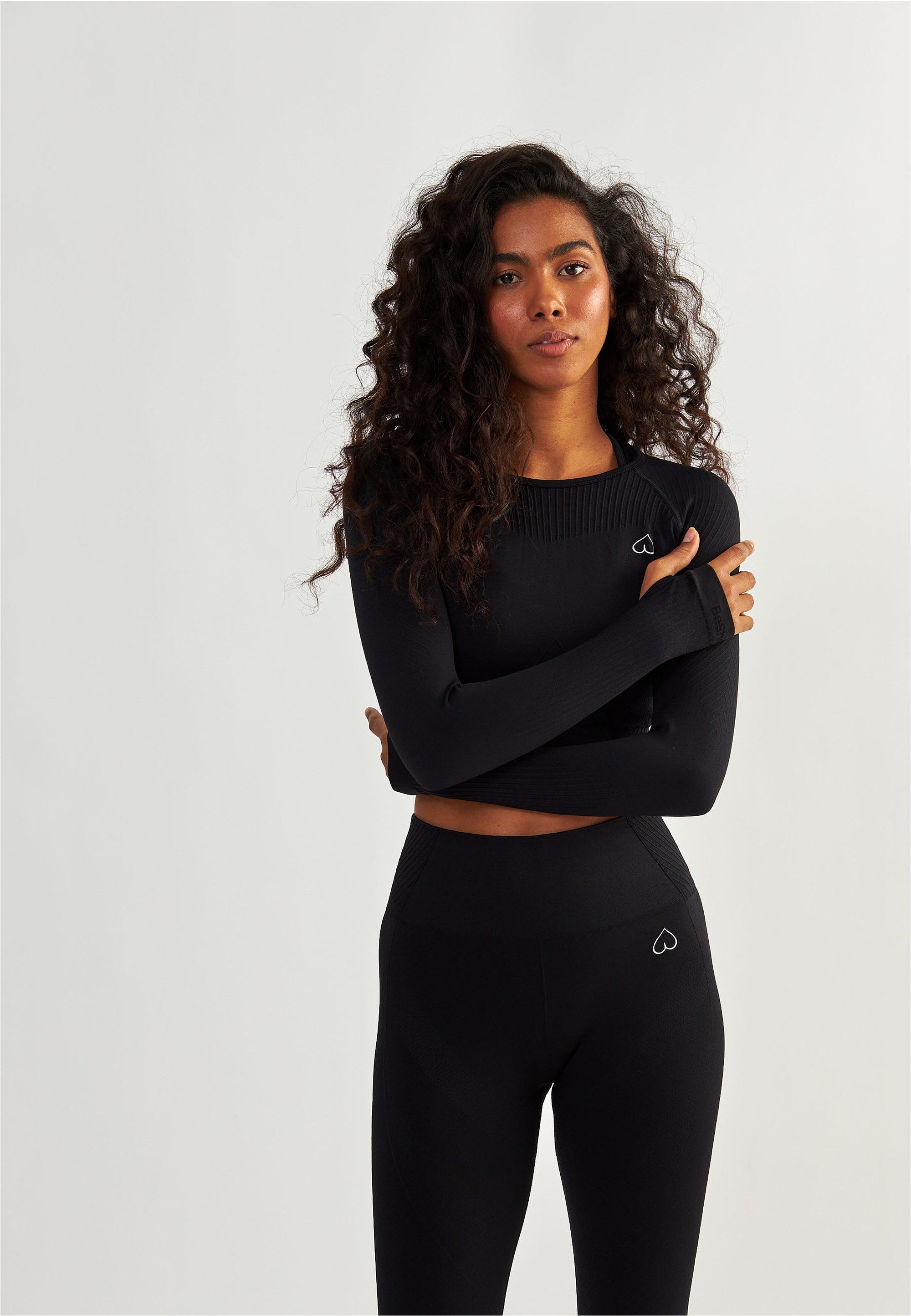 BeShaped Langarmshirt Femme Force (1-tlg) mit langen Ärmeln und gerippter T günstig online kaufen