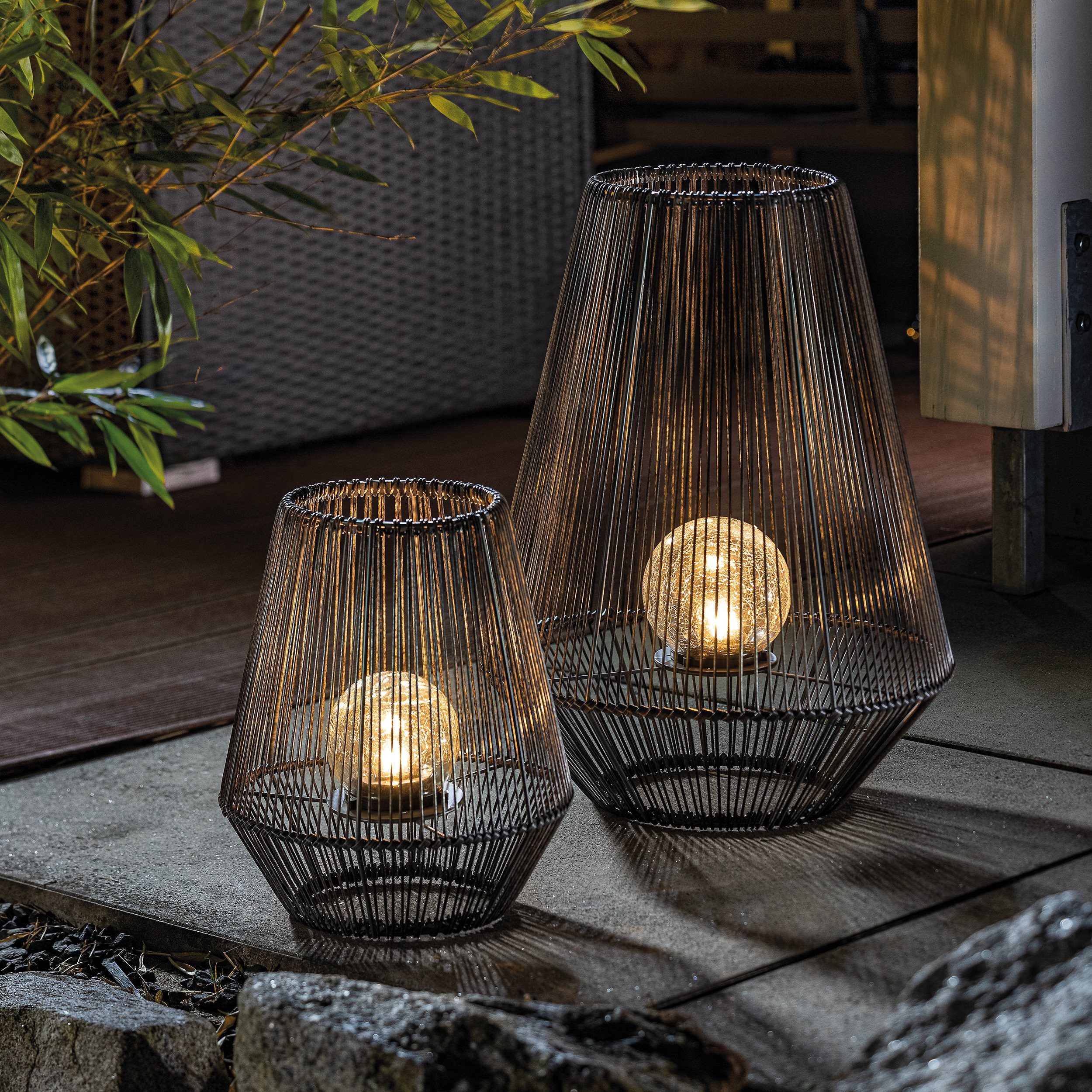 esotec LED Solarleuchte 2x Windlicht Ilona H31,5+51cm POLYRATTAN Bruchglaskugel 2800K 102209, LED fest integriert