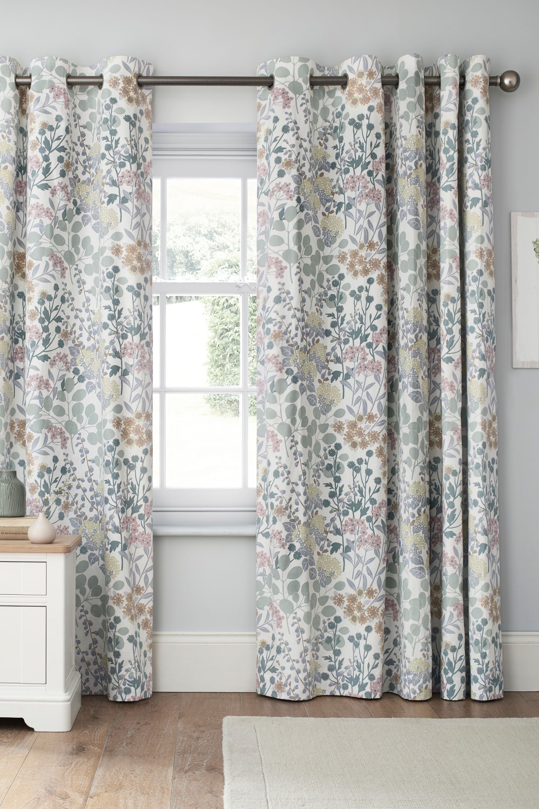 Next Vorhang Nordic Gefütterte Ösenvorhänge mit Blumenmuster (2 St)