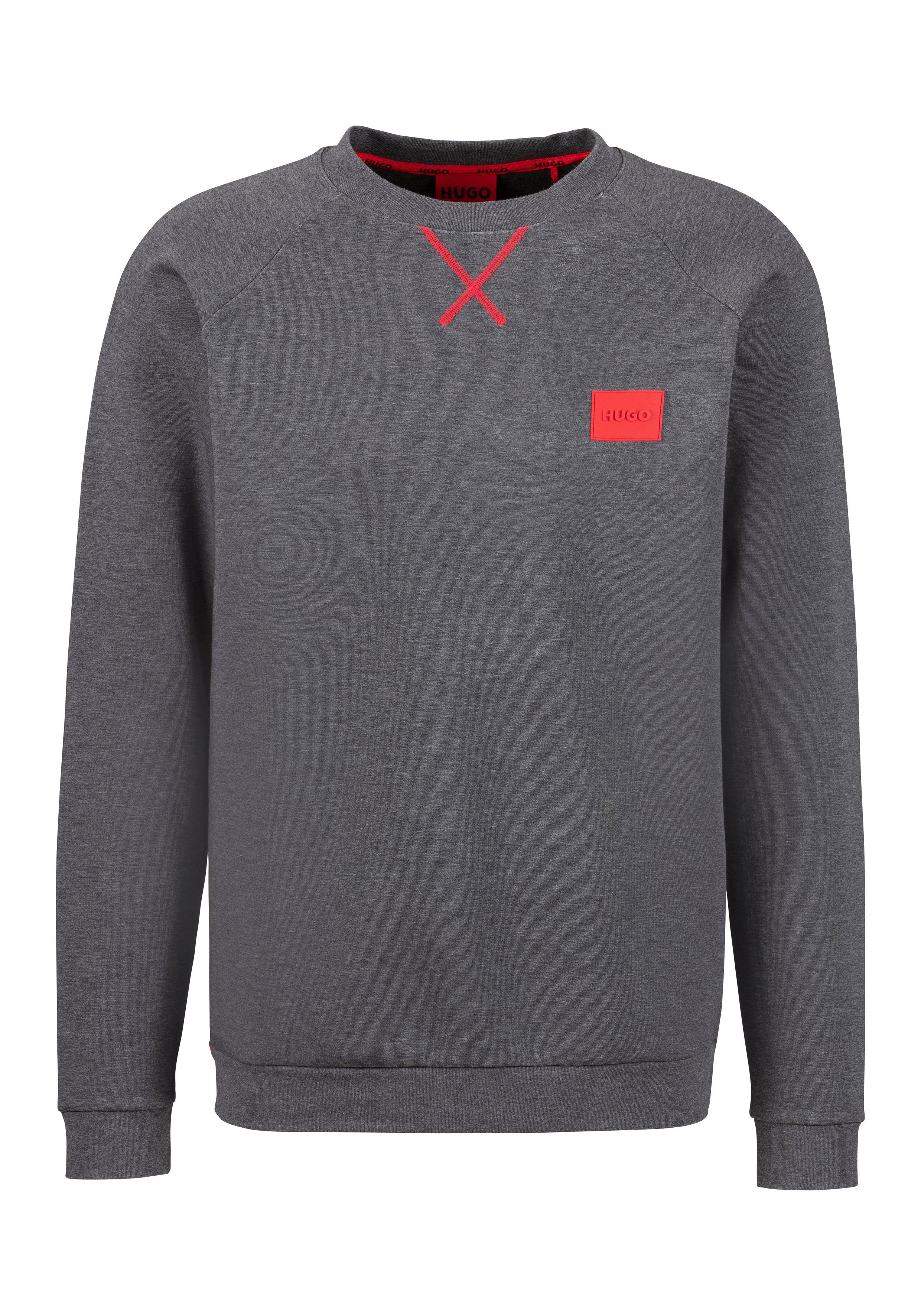 HUGO Sweatshirt Patch Sweatshirt mit roter Ziehrnaht