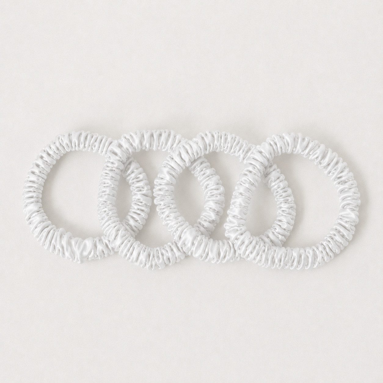 bene-sleep. Haarband bene-sleep Seiden Haargummi Slim Scrunchies 4er-Set 1cm, 100% reine Maulbeerseide, Geschenkverpackung