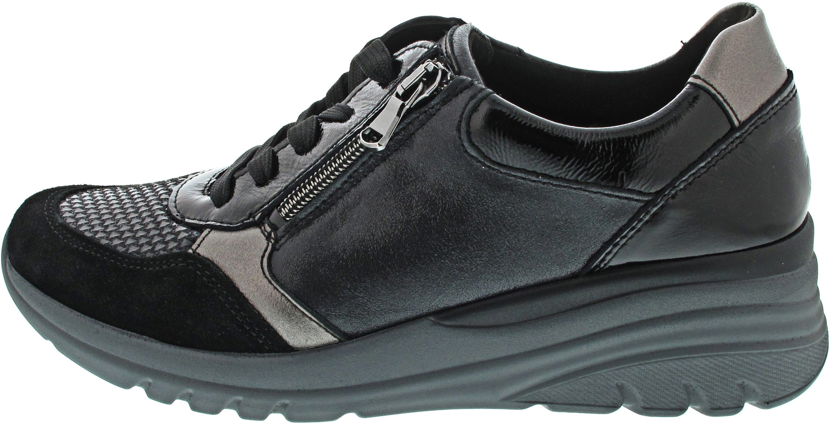 Schnürschuh