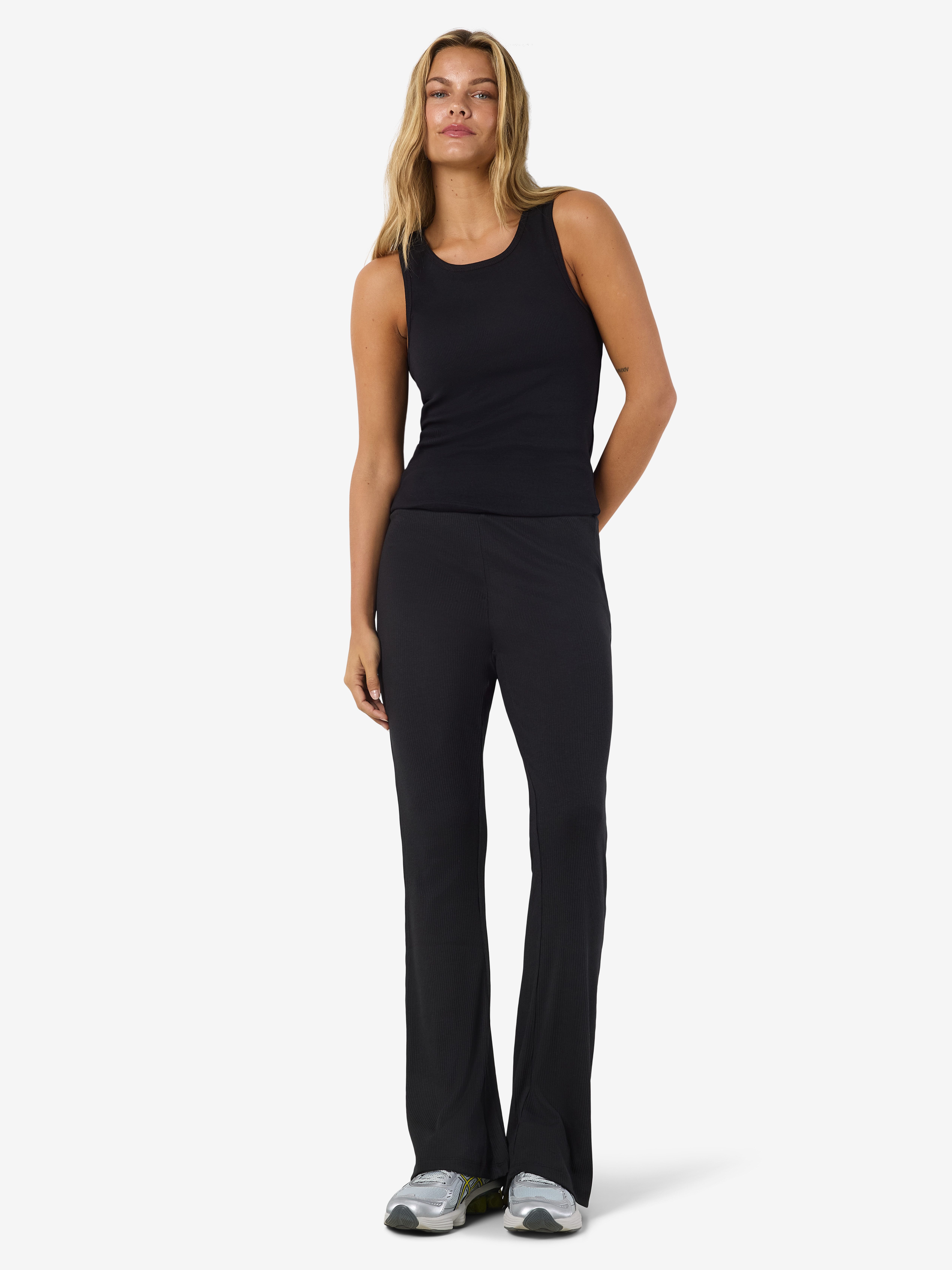 Noisy may Leggings NMPASA HW FLARED PANTS NOOS – Bild 4 von 5