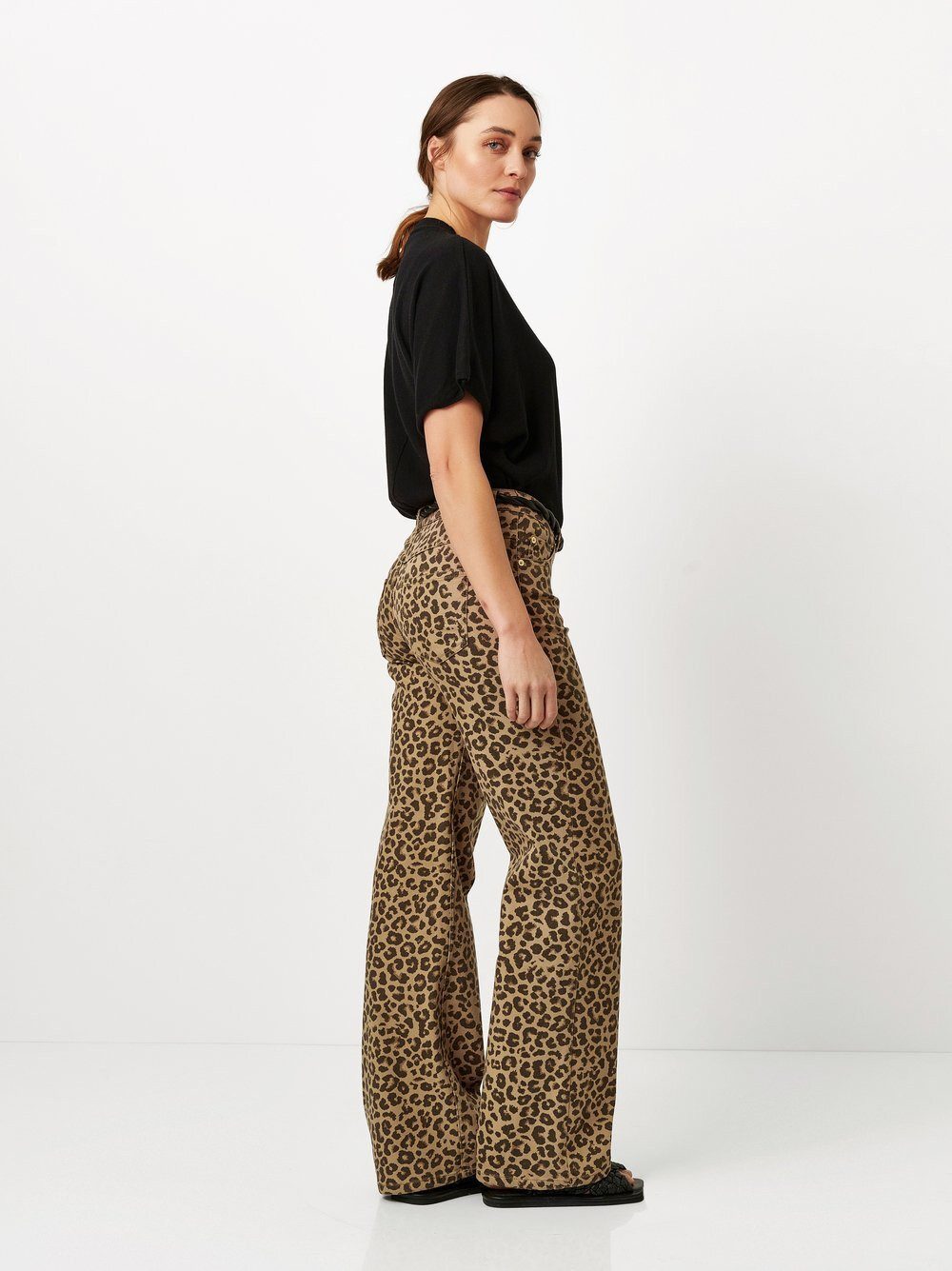 TONI Bootcut-Jeans Ella mit Leoprint günstig online kaufen