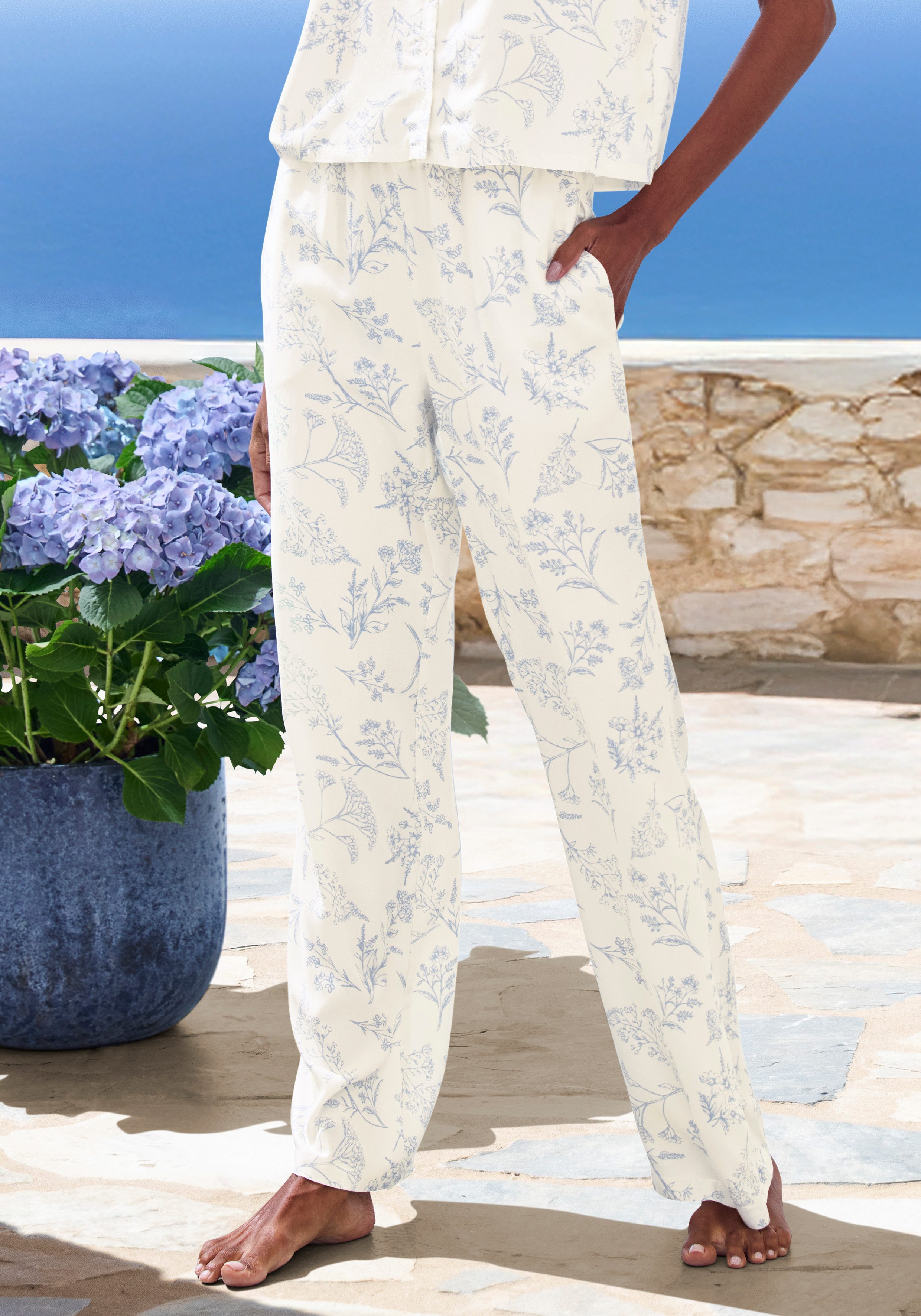 LASCANA Pyjamahose (1-tlg) mit elastischem Bund in gesmokter Optik