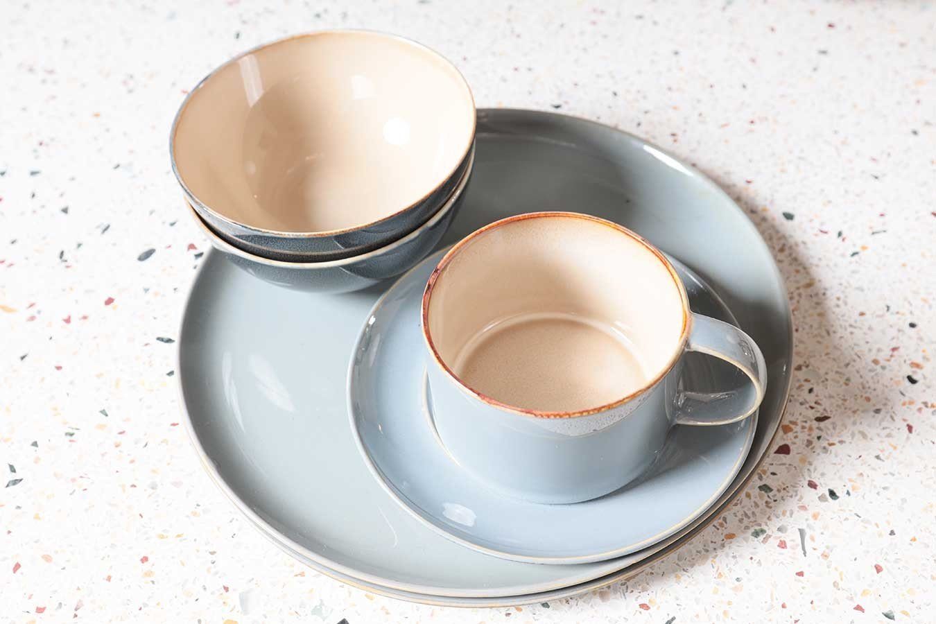 daslagerhaus living Cappuccinotasse Kaffeetasse Steingut beige hellblau, 1-tlg., Steingut