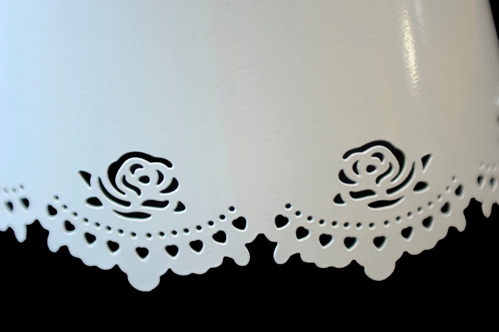 Dirk Davids Leuchten GmbH Lampenschirm Lampenschirm für Tischleuchte in Oval Metall Weiß Rosen Motiv 21-14-11