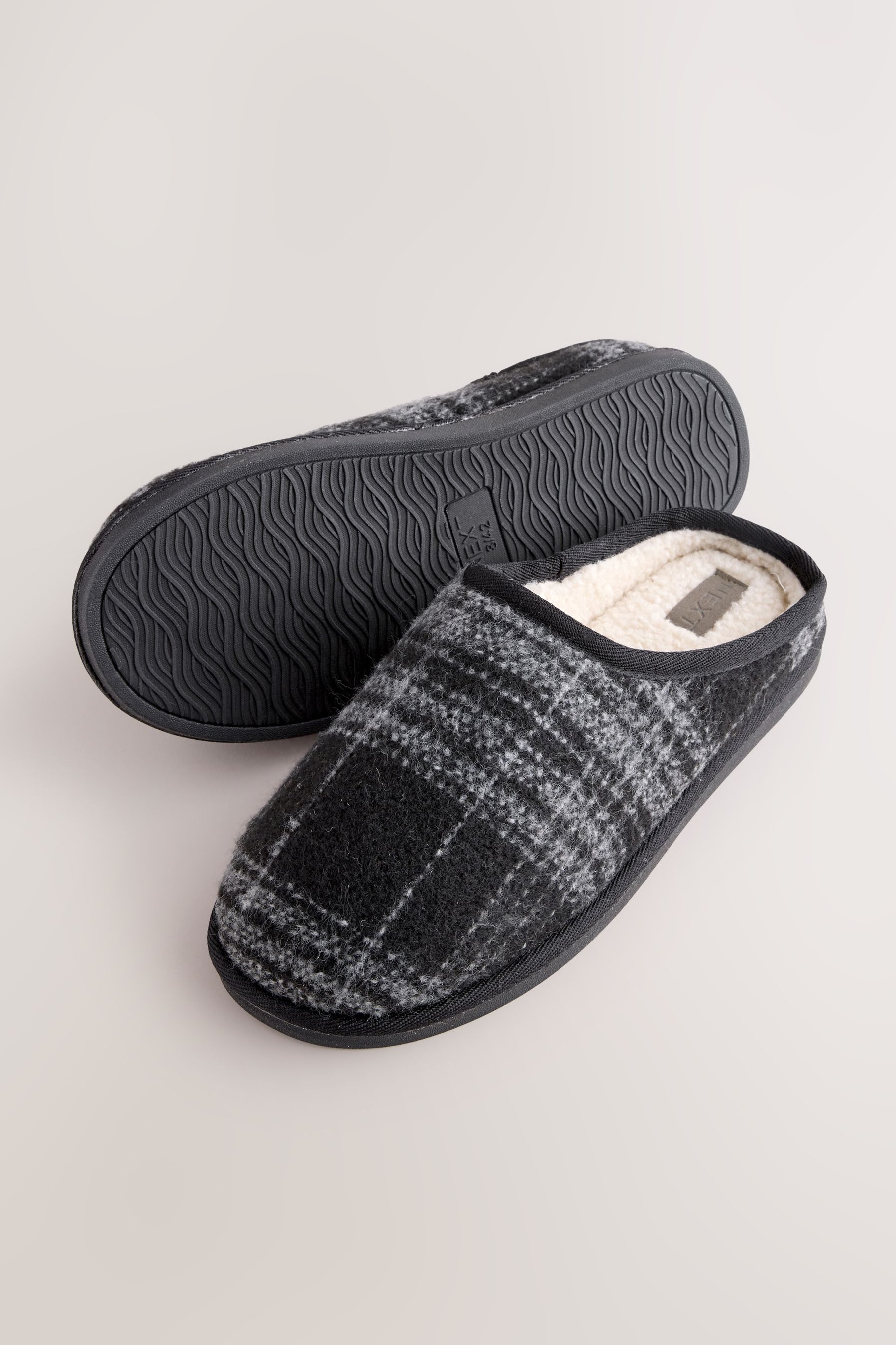 Next Karierte Hausschuhe Hausschuh (1-tlg)