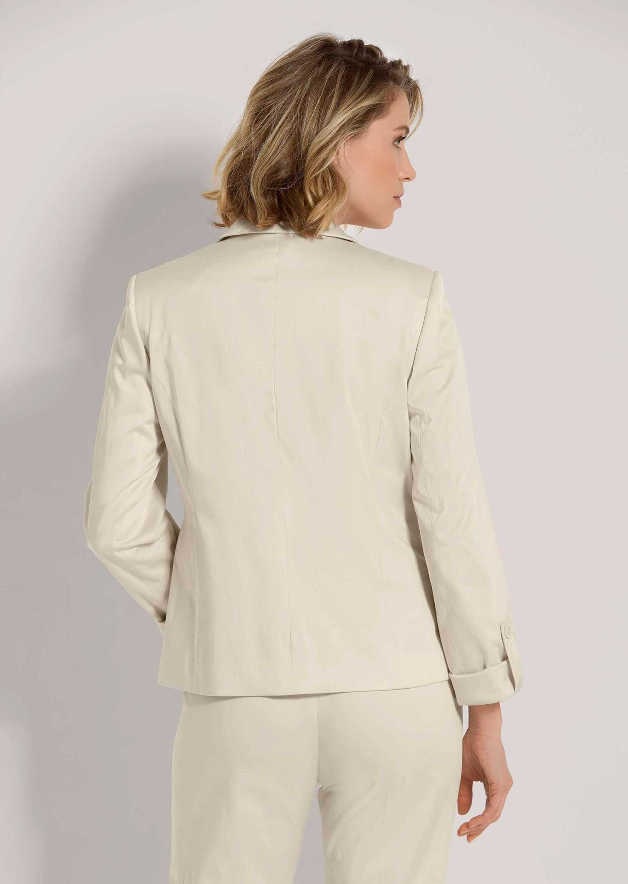 MADELEINE Kurzblazer Eleganter Einreiher mit Reverskragen Taillierter Schnitt mit Leistentaschen, glänzendes Finish