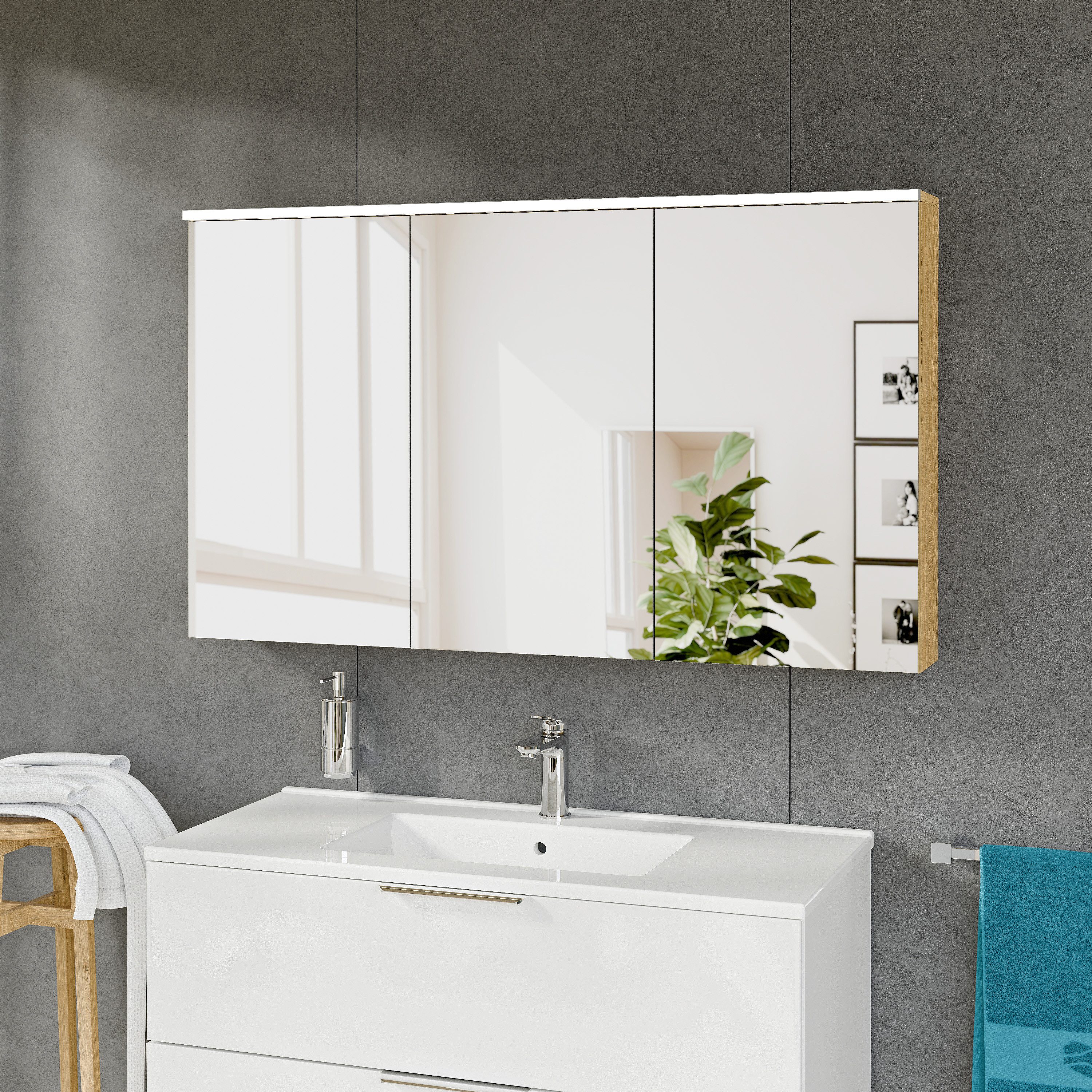 Bernstein Badezimmerspiegelschrank SOLO 120cm Eiche honiggold LED-Spiegelschrank 3-türig